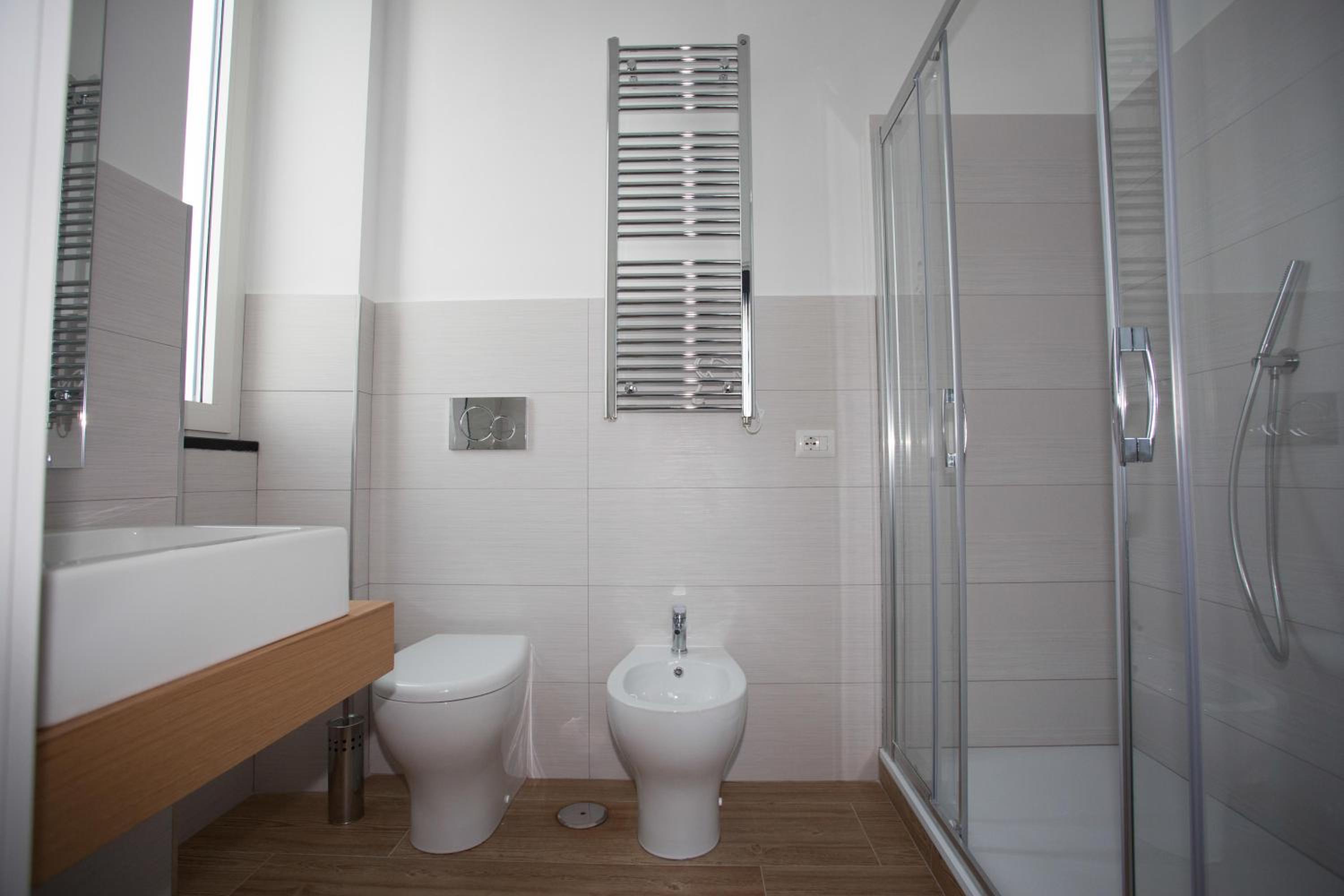 Double Room with Balcony - Photo 4