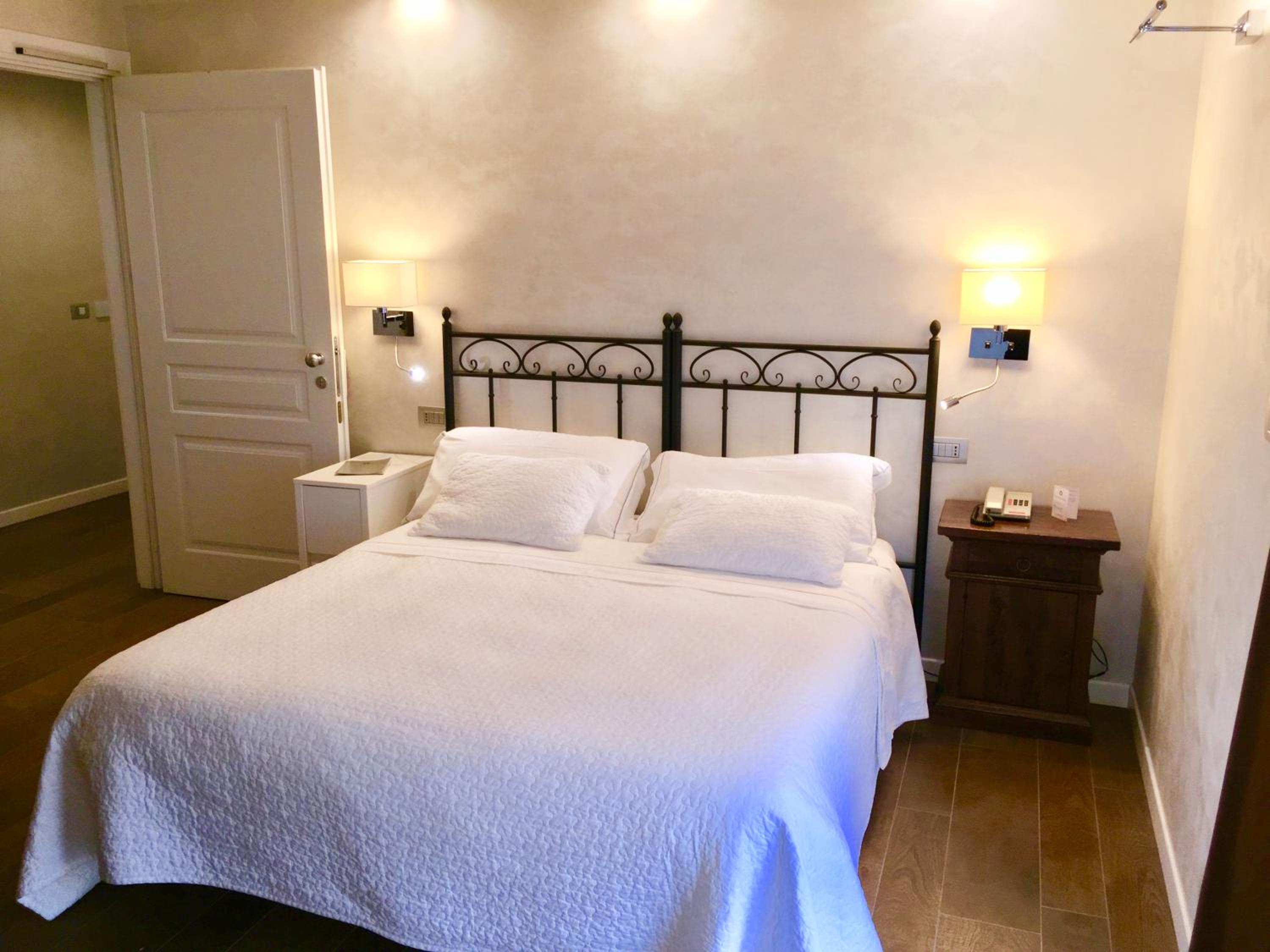Deluxe Double or Twin Room with Balcony photo 1