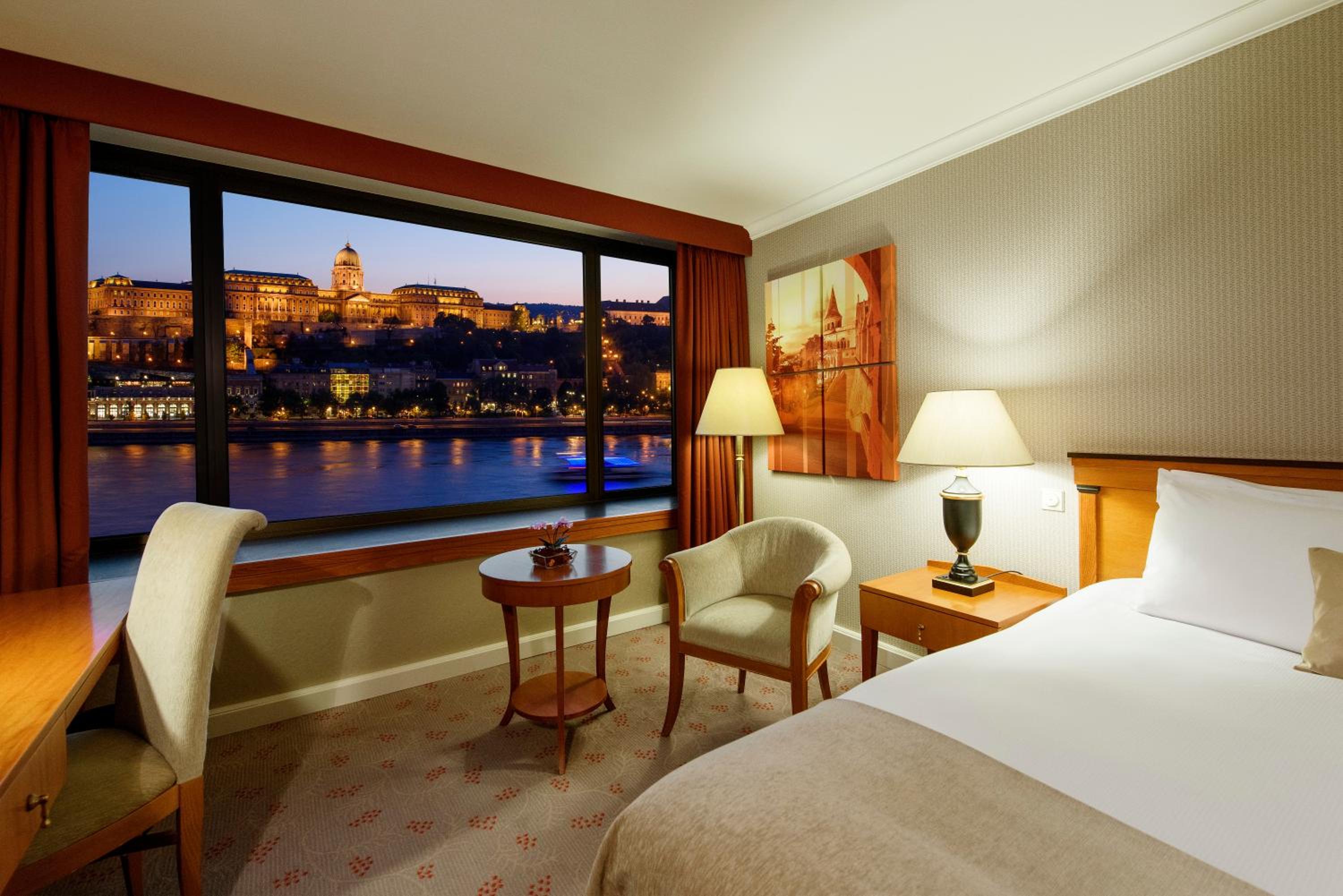 Classic Queen Room with River View - Photo 6