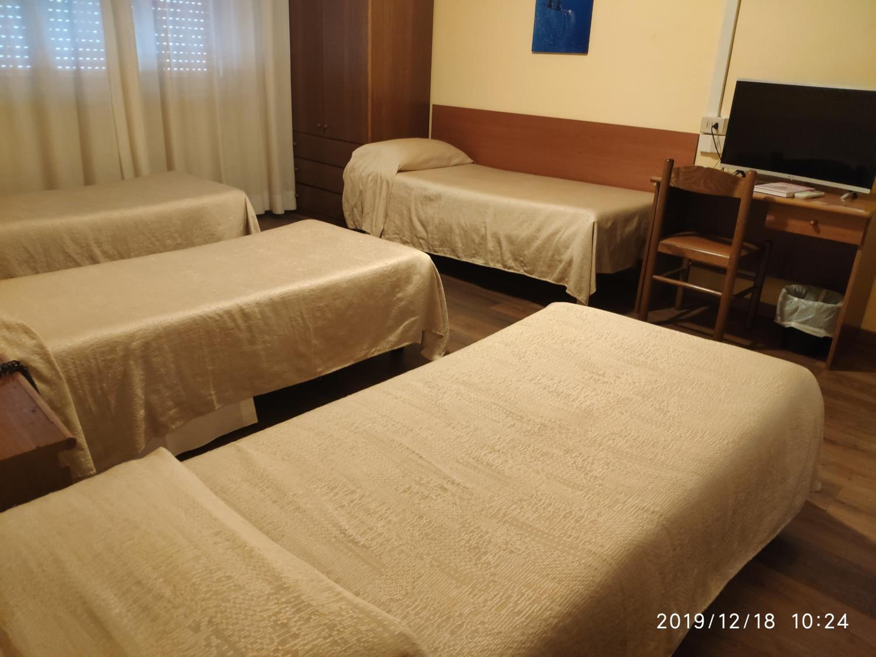 Quadruple Room - Photo 6