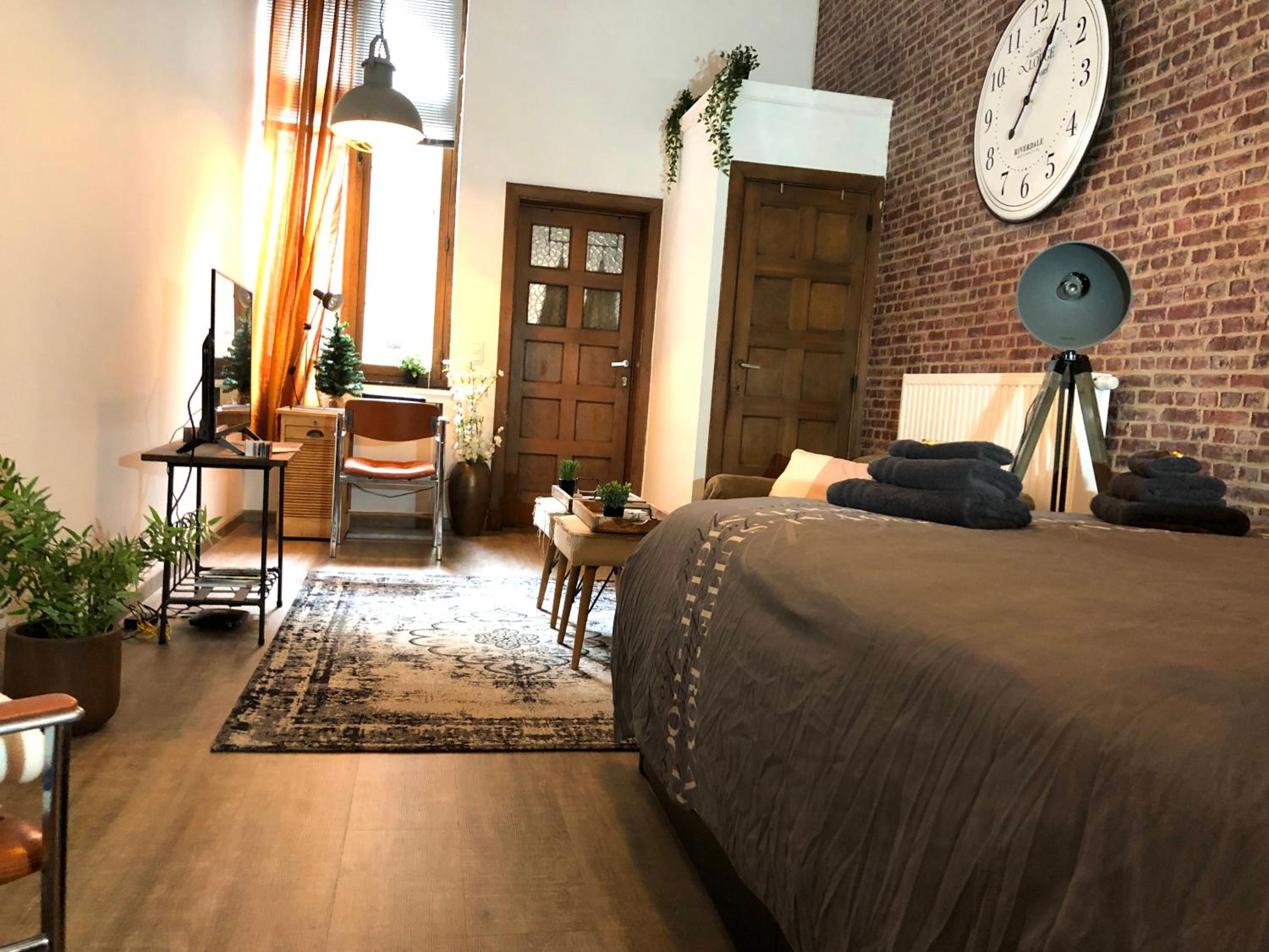 Studio Apartment photo 1