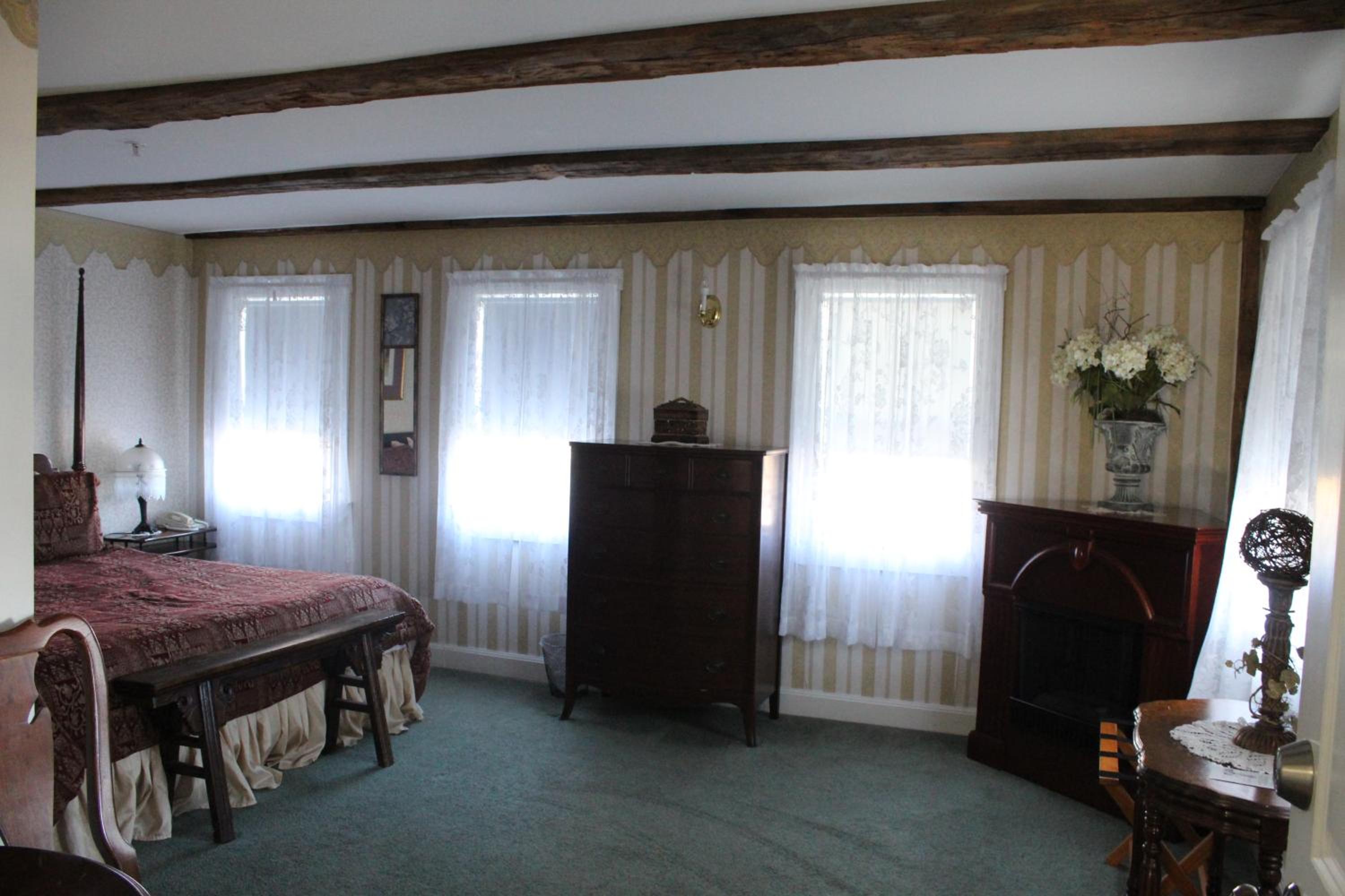 King Suite - Photo 8