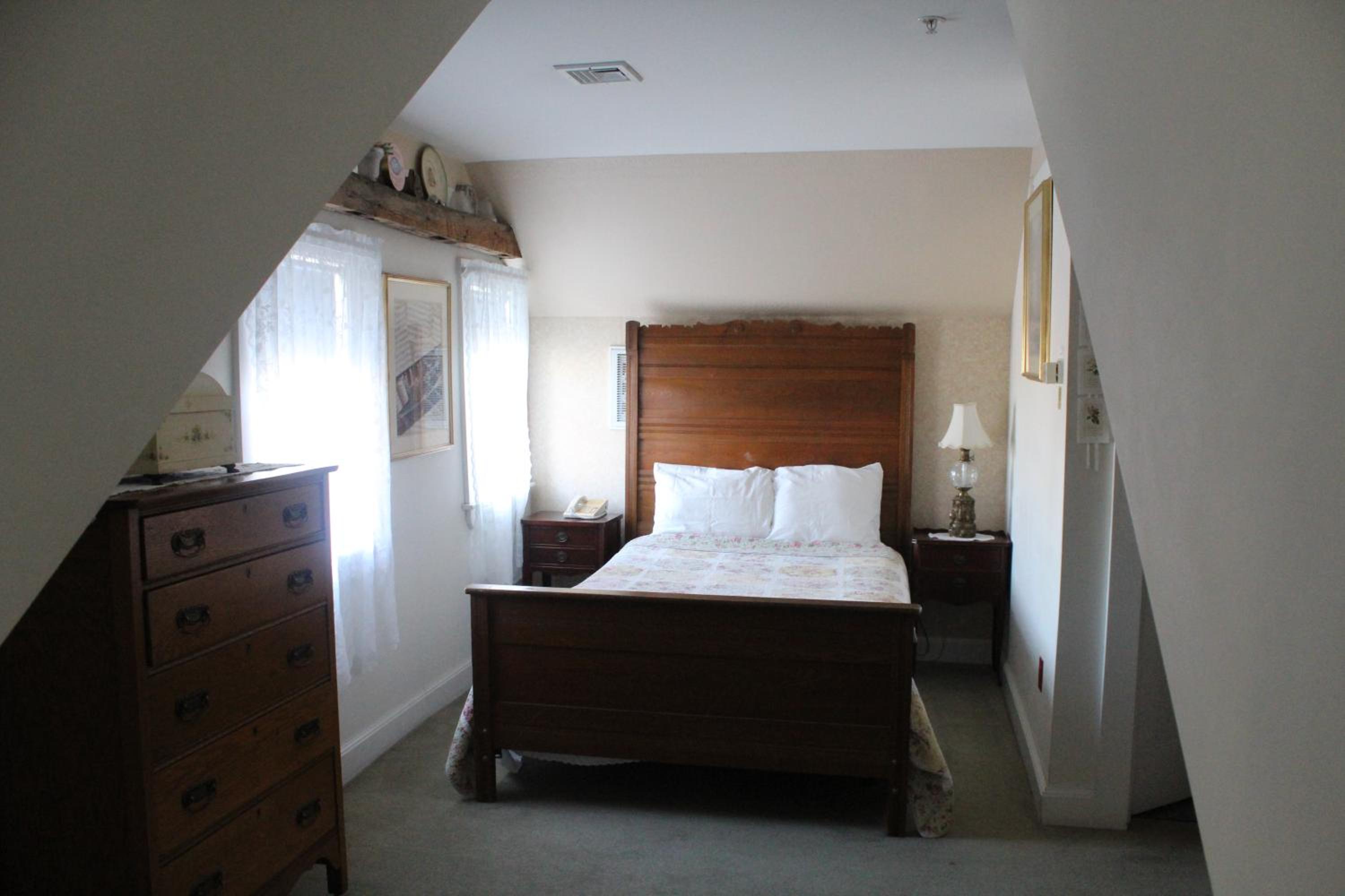 Double Room with Private Bathroom - Photo 3