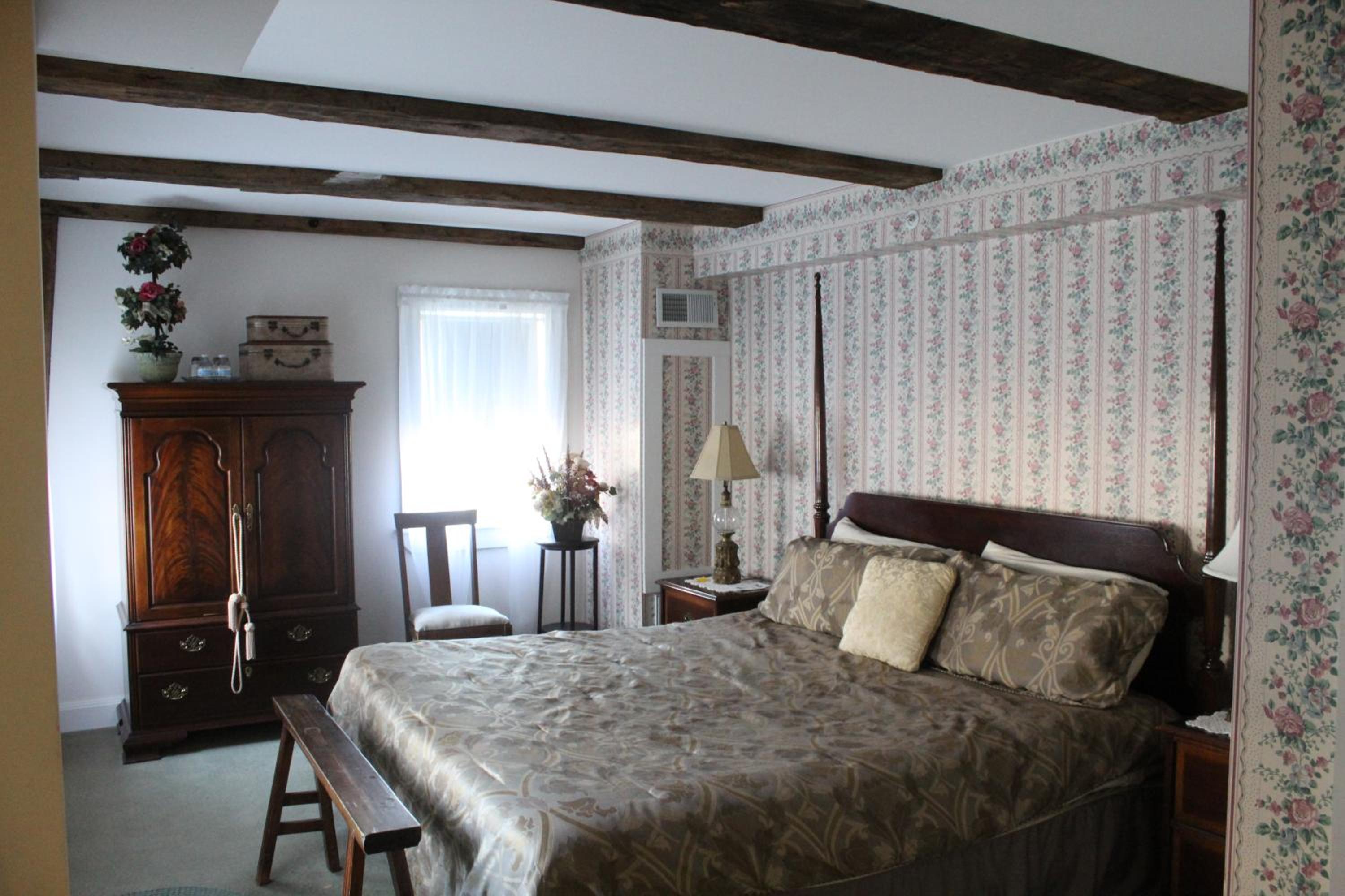 King Suite - Photo 10