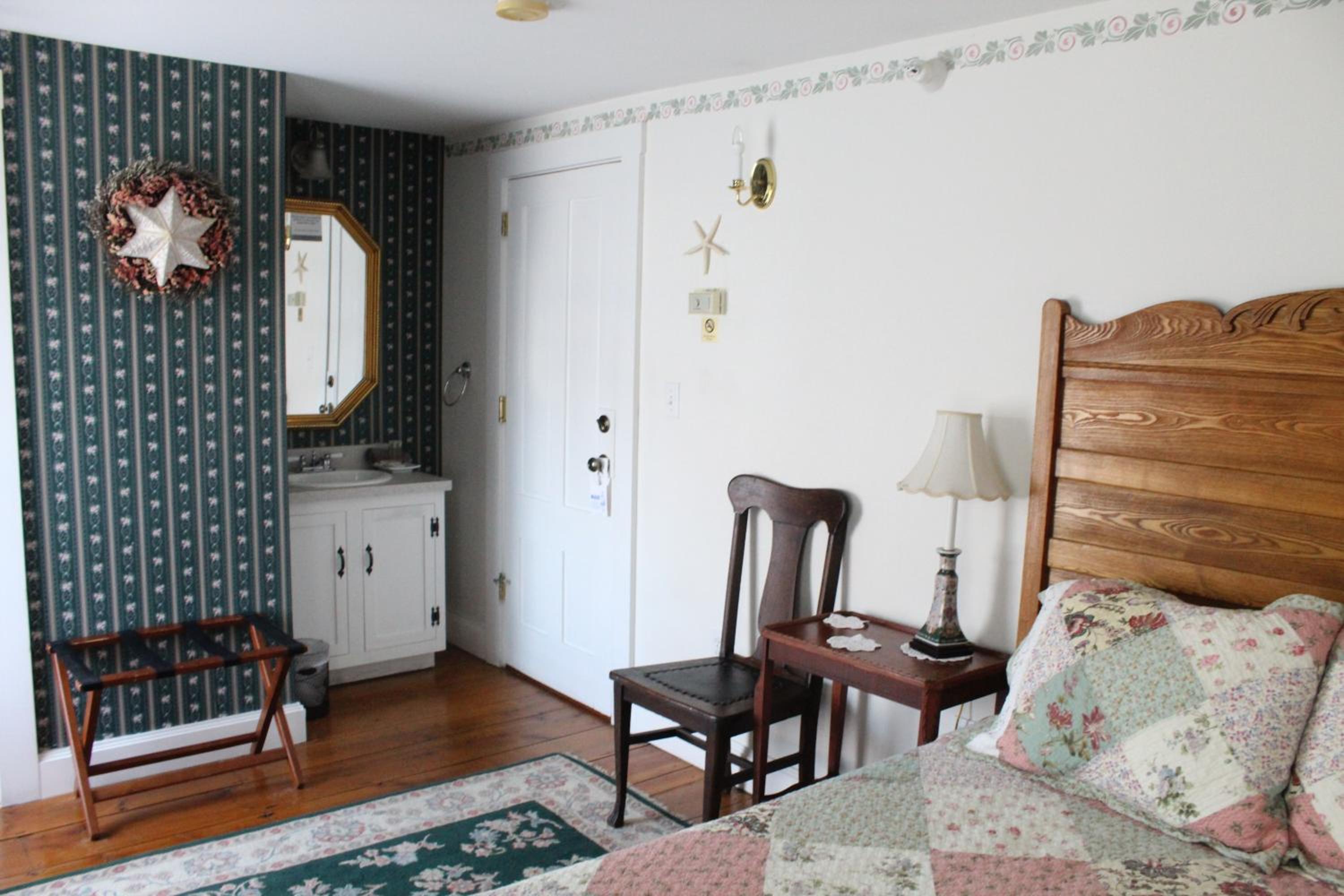 Double Room with Private Bathroom - Photo 4