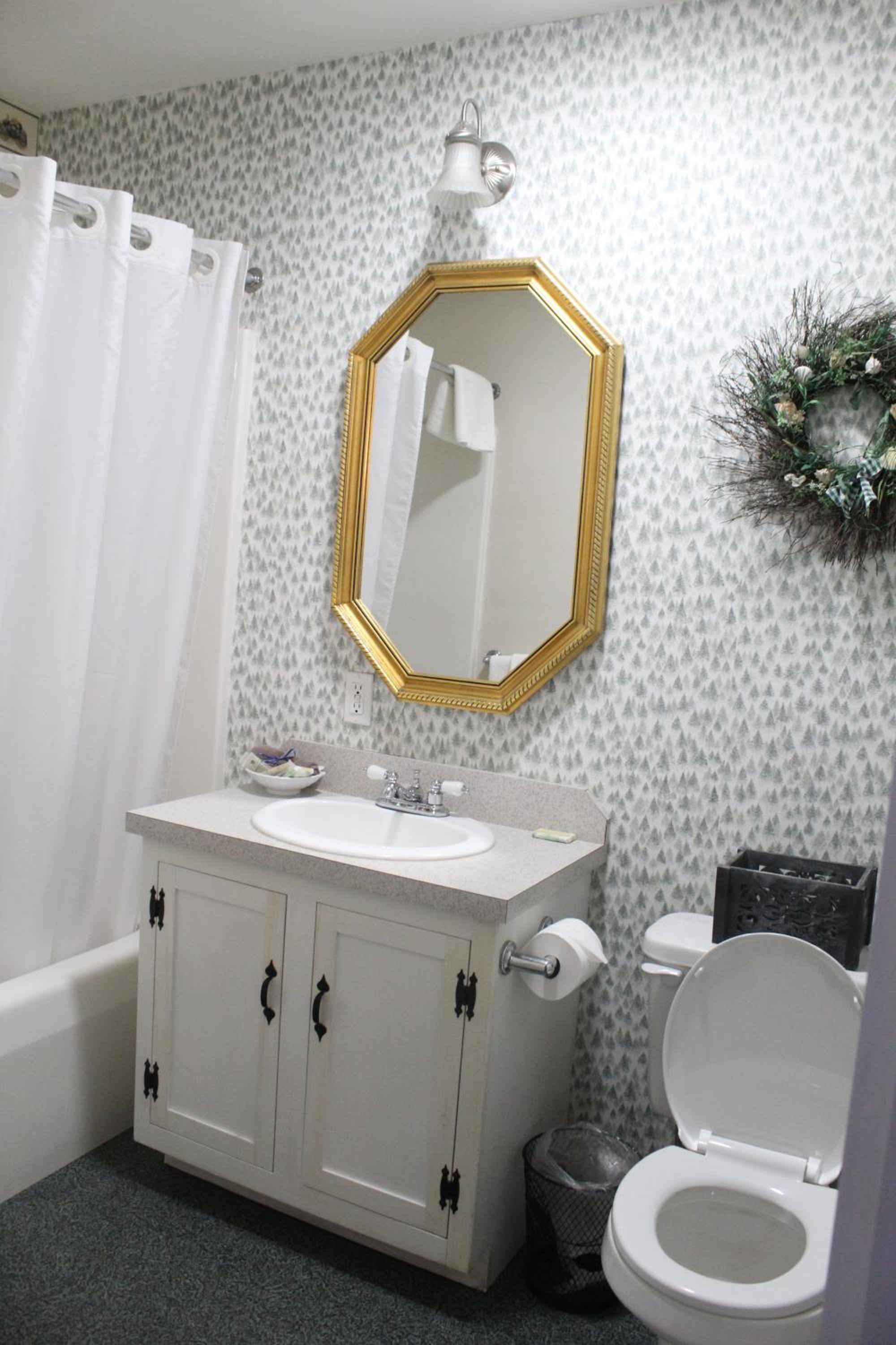 Double Room with Private Bathroom - Photo 2