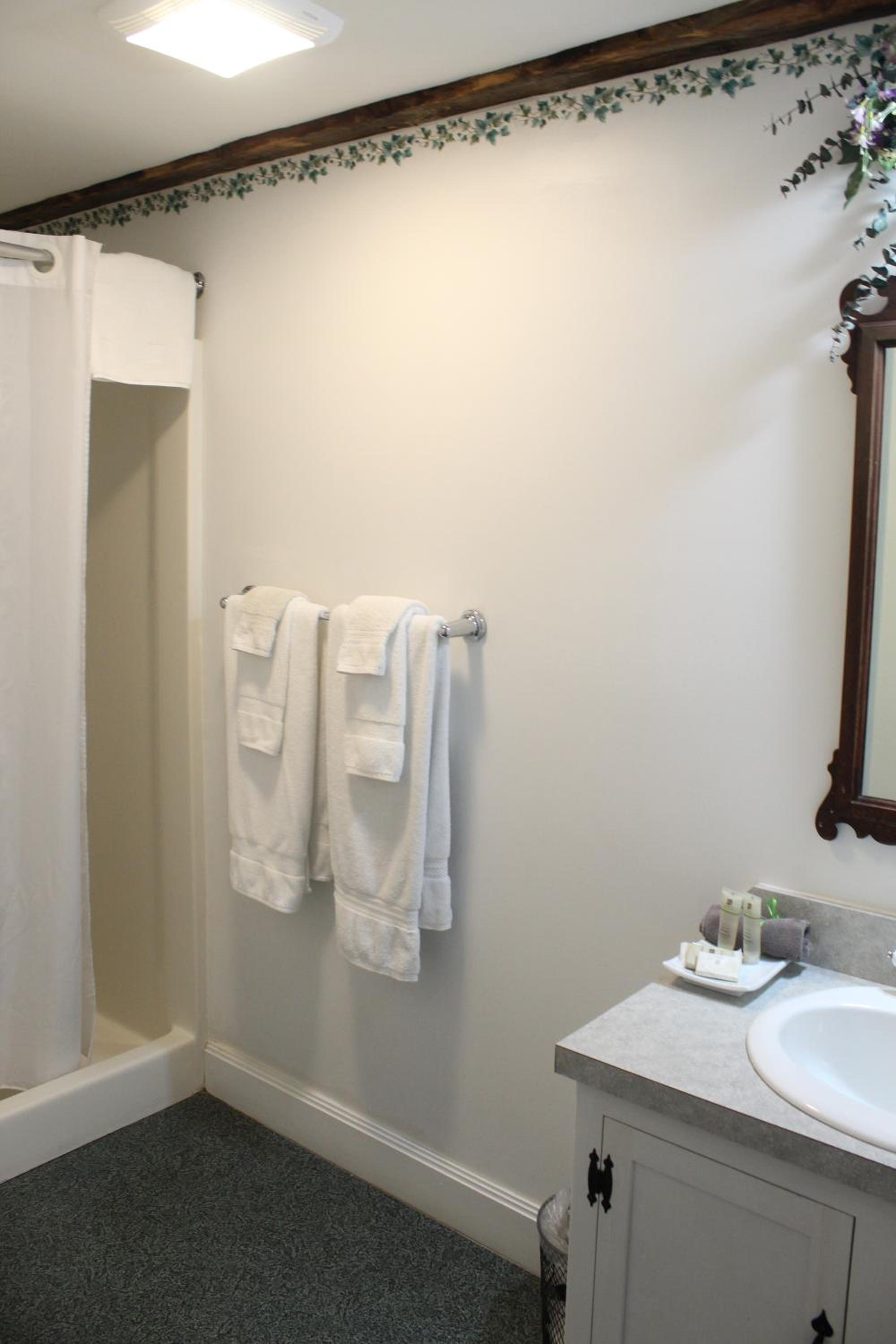 Double Room with Private Bathroom - Photo 5