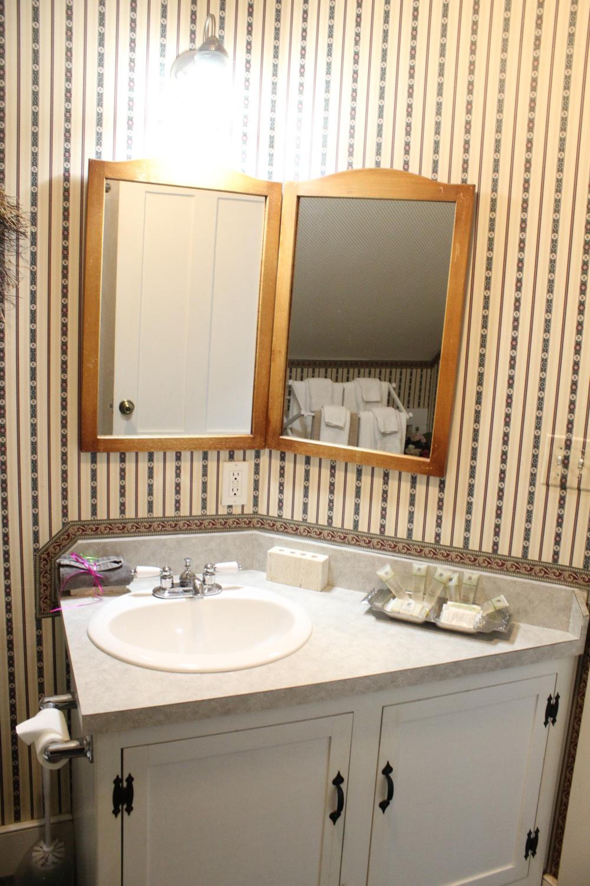 Two-Bedroom Suite - Photo 10