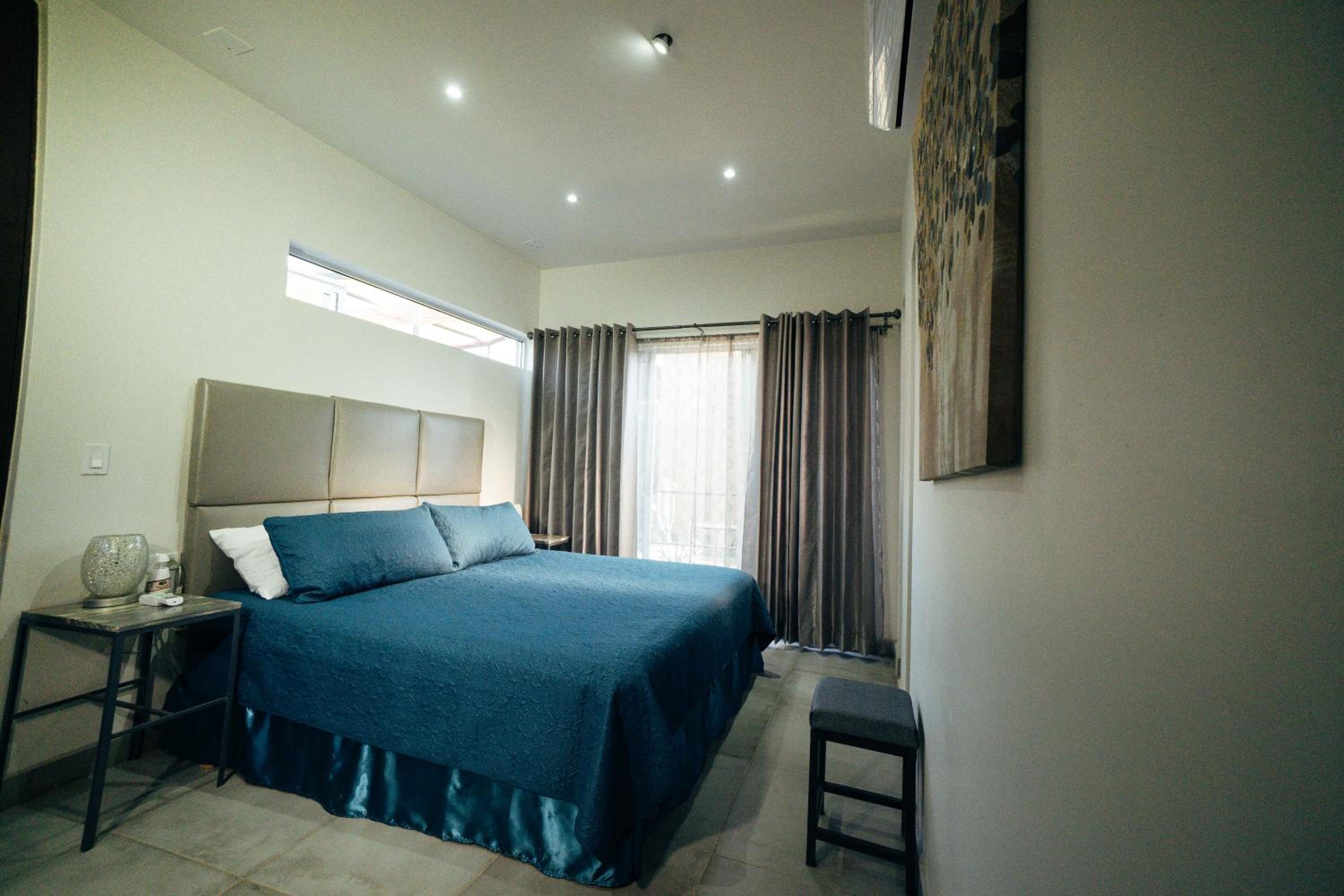 Queen Room - Photo 3