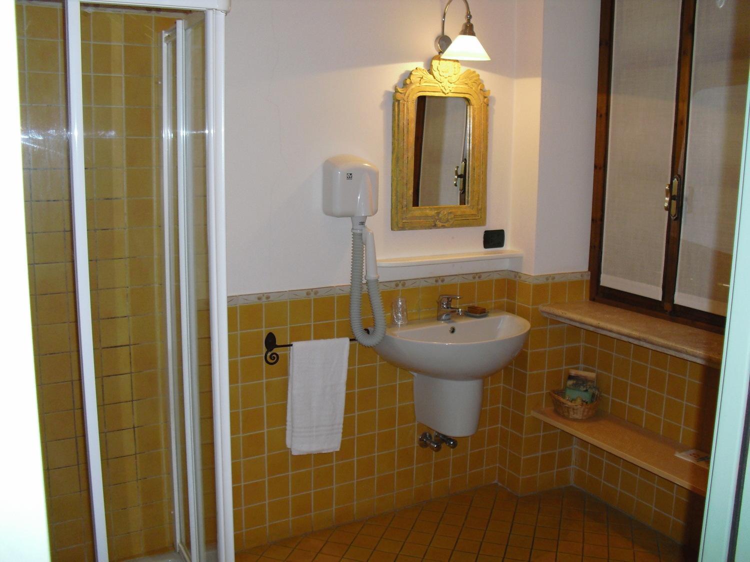 Double Room with View - Photo 3