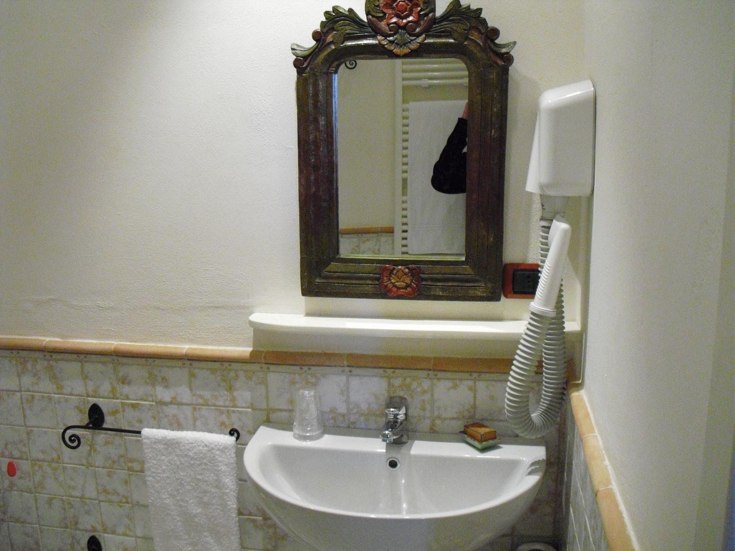 Double Room - Photo 4
