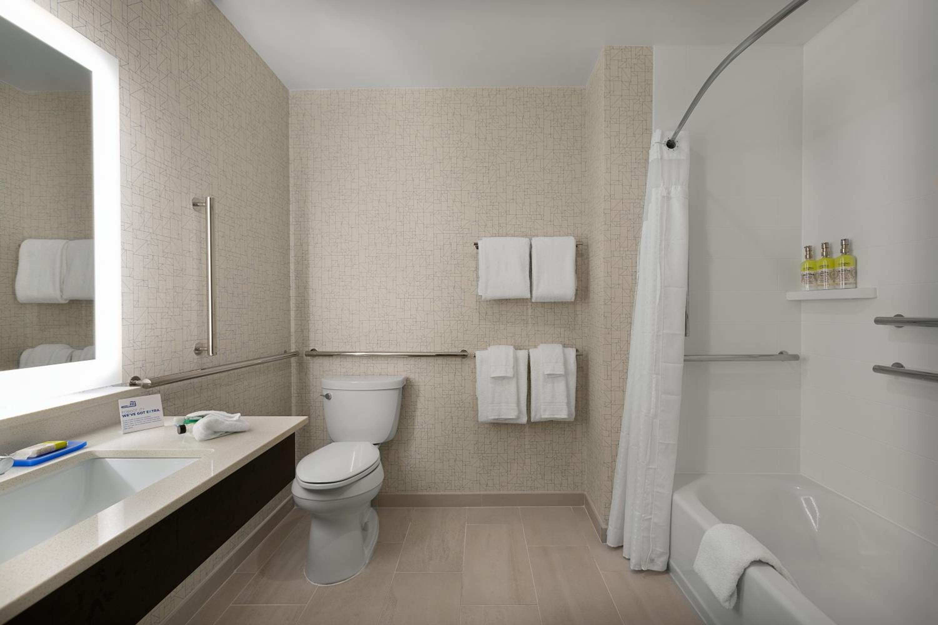 Standard King Room with Accessible Tub - Mobility Access - Photo 3