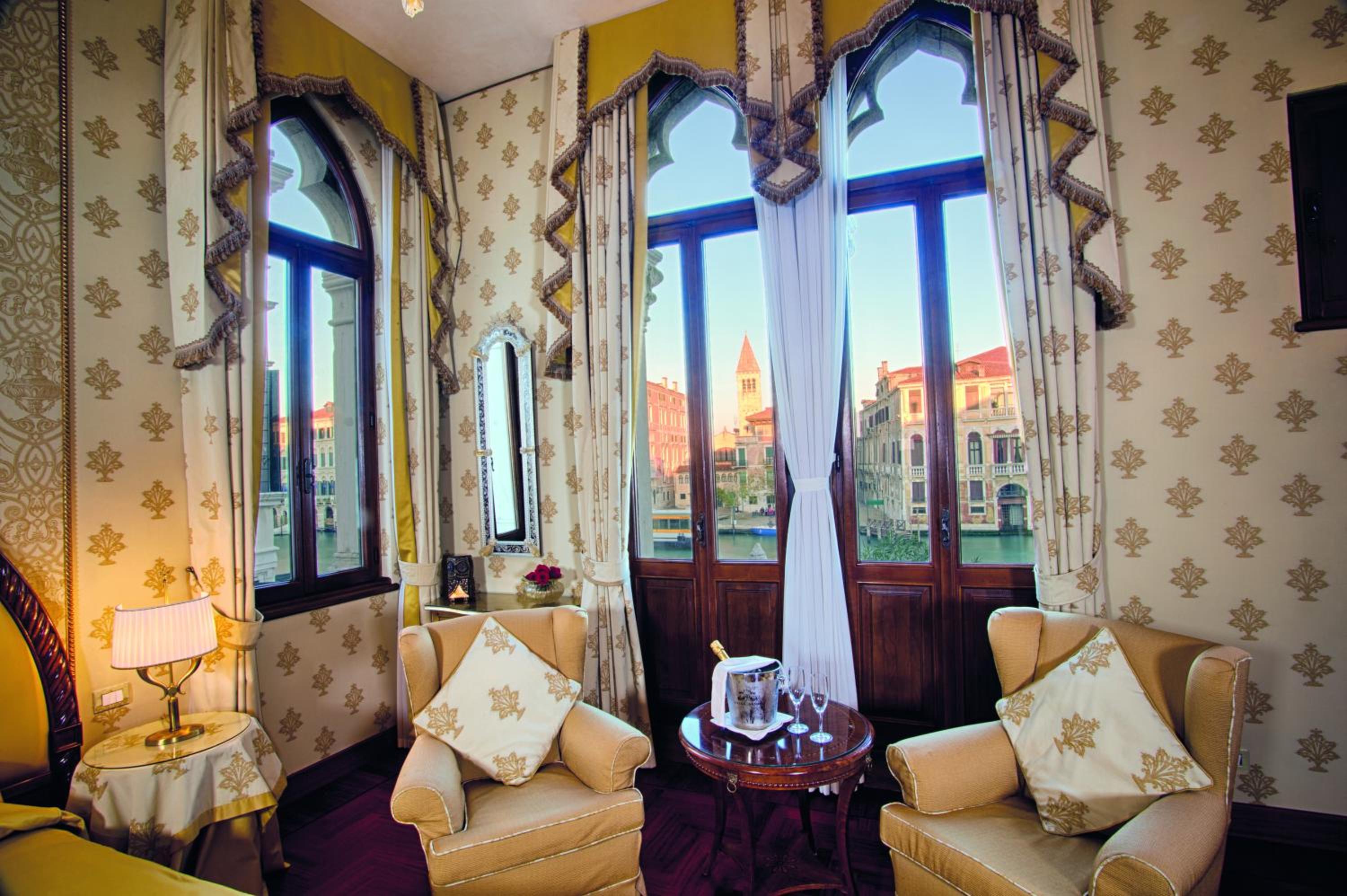 Junior Suite with Grand Canal View and Full Breakfast