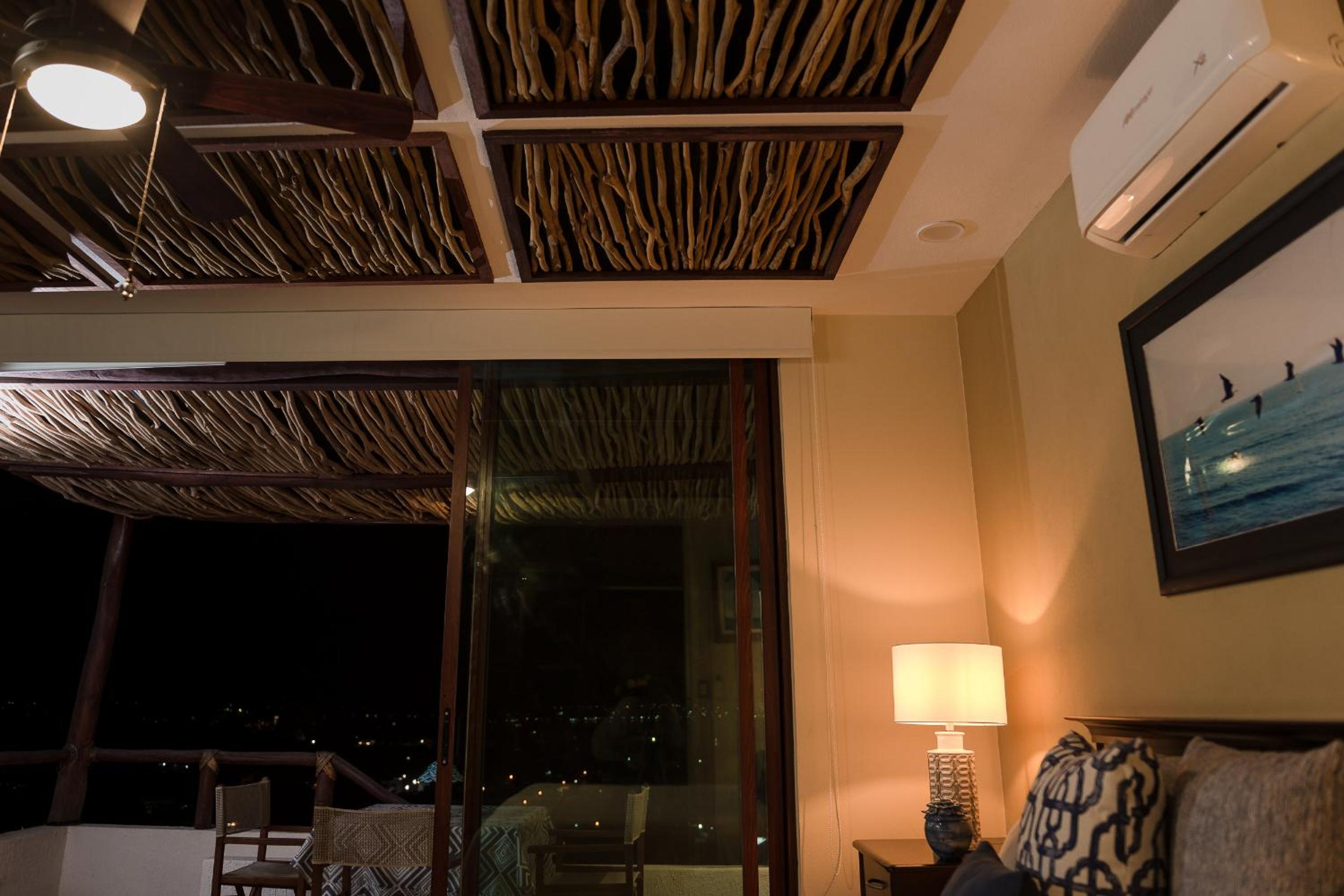 Deluxe Suite with Sea View