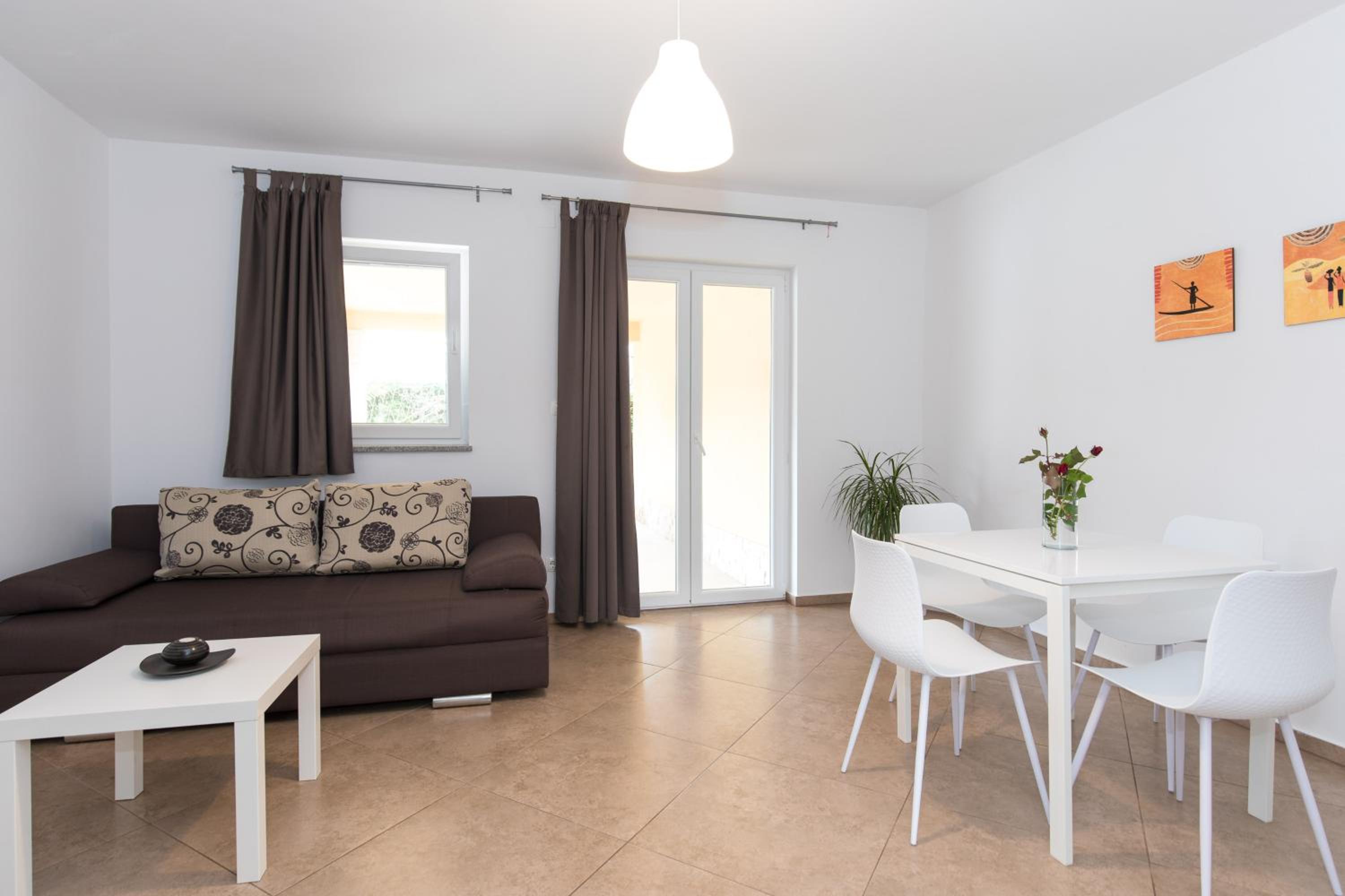 One-Bedroom Apartment with Garden View