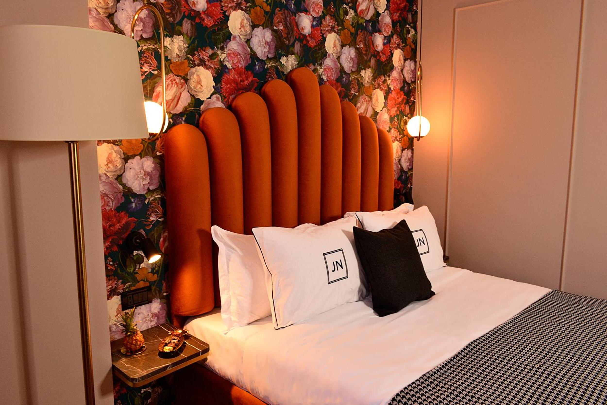 Standard Double Room - Photo 8