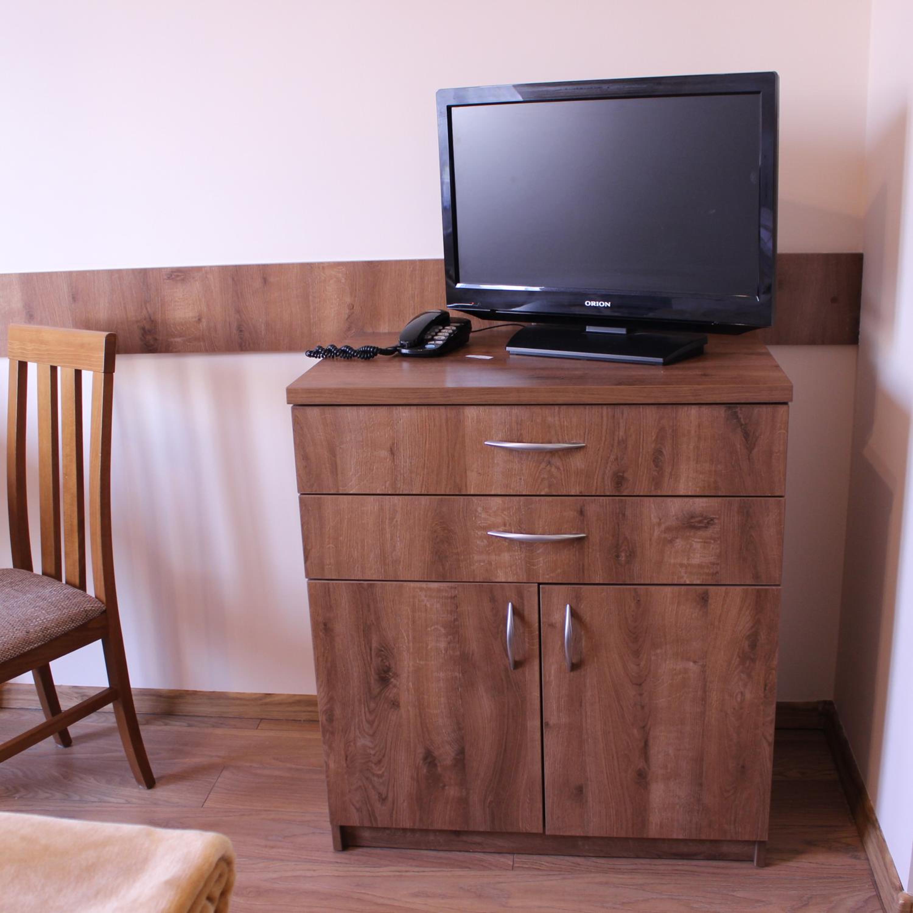 Twin Room with Private Bathroom - Photo 3