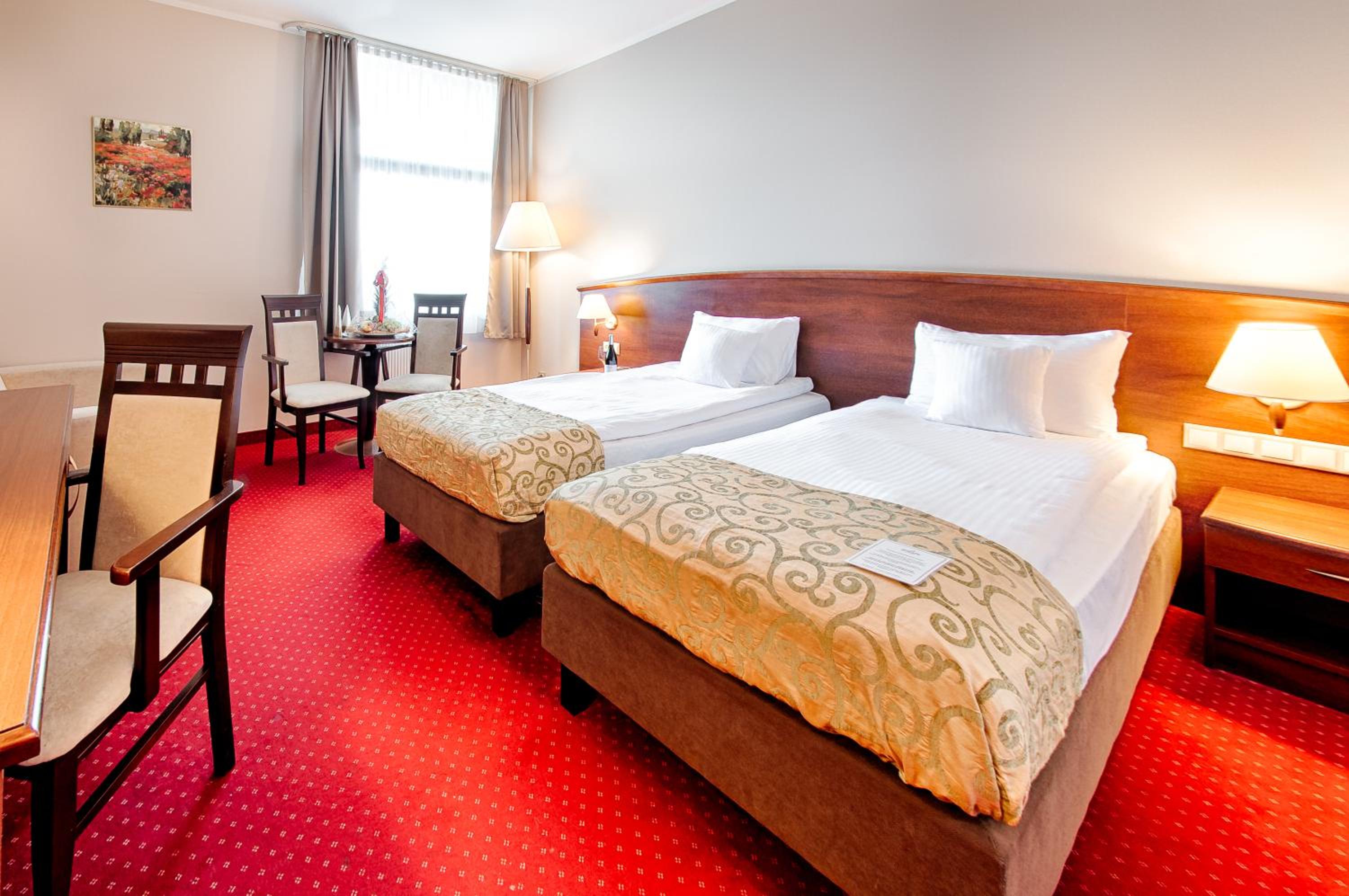 Double or Twin Room - Photo 4