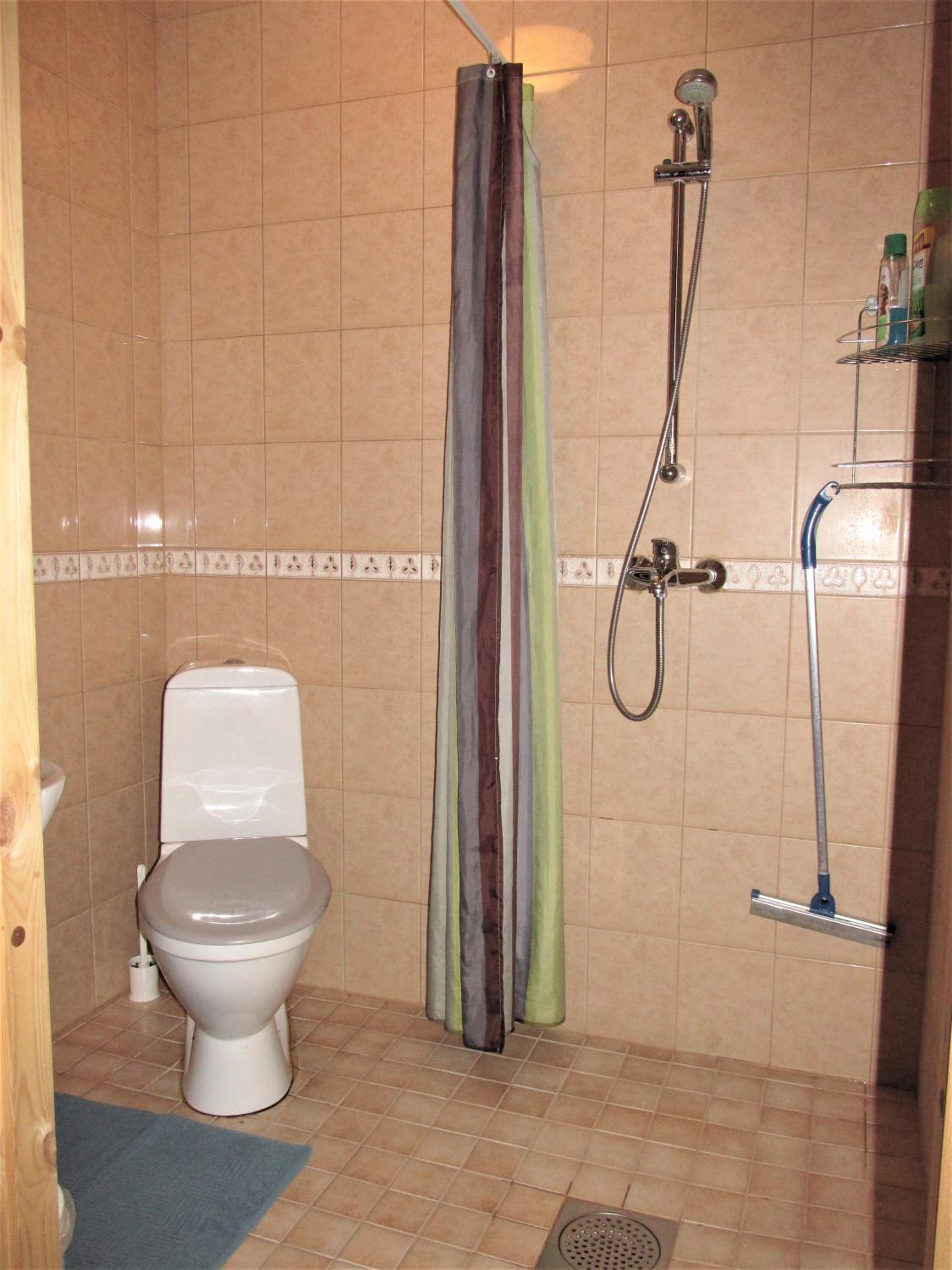 Quadruple Room - Photo 12