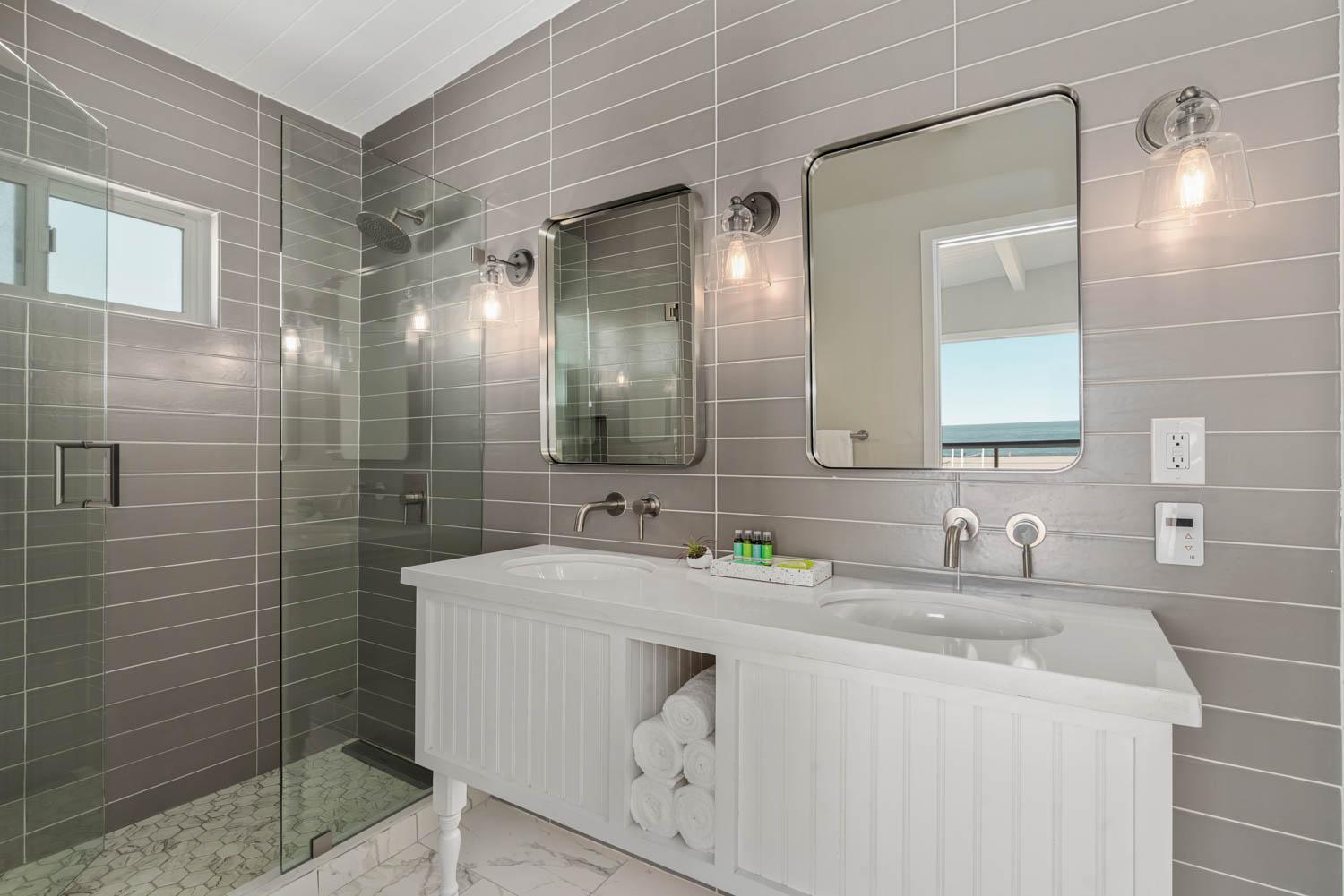 Superior King Room - Photo 7