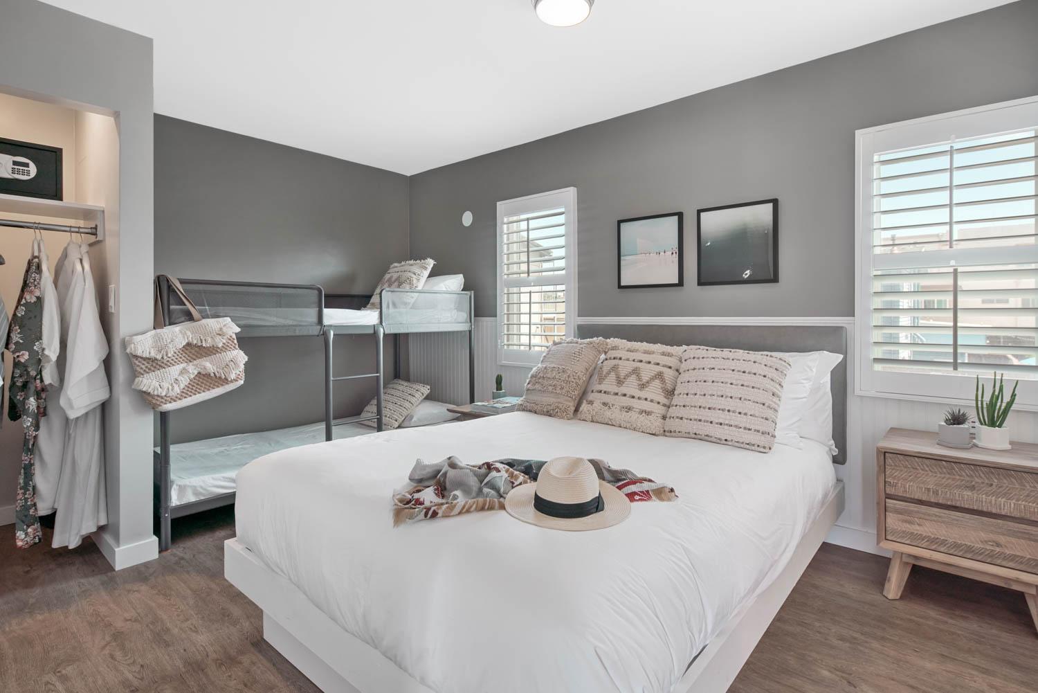 Deluxe Family Suite - Photo 1