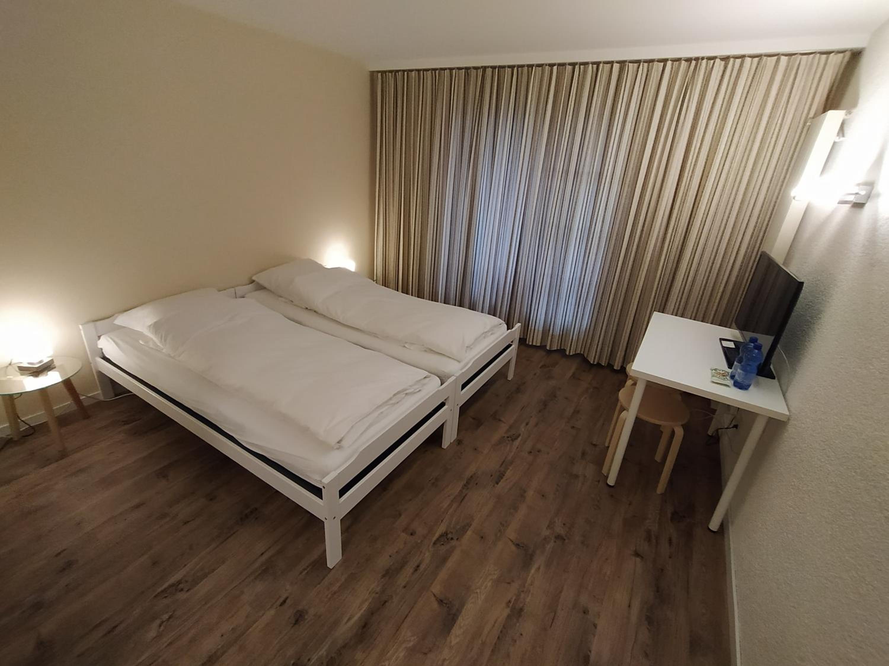 Single Room with Private Bathroom photo 2