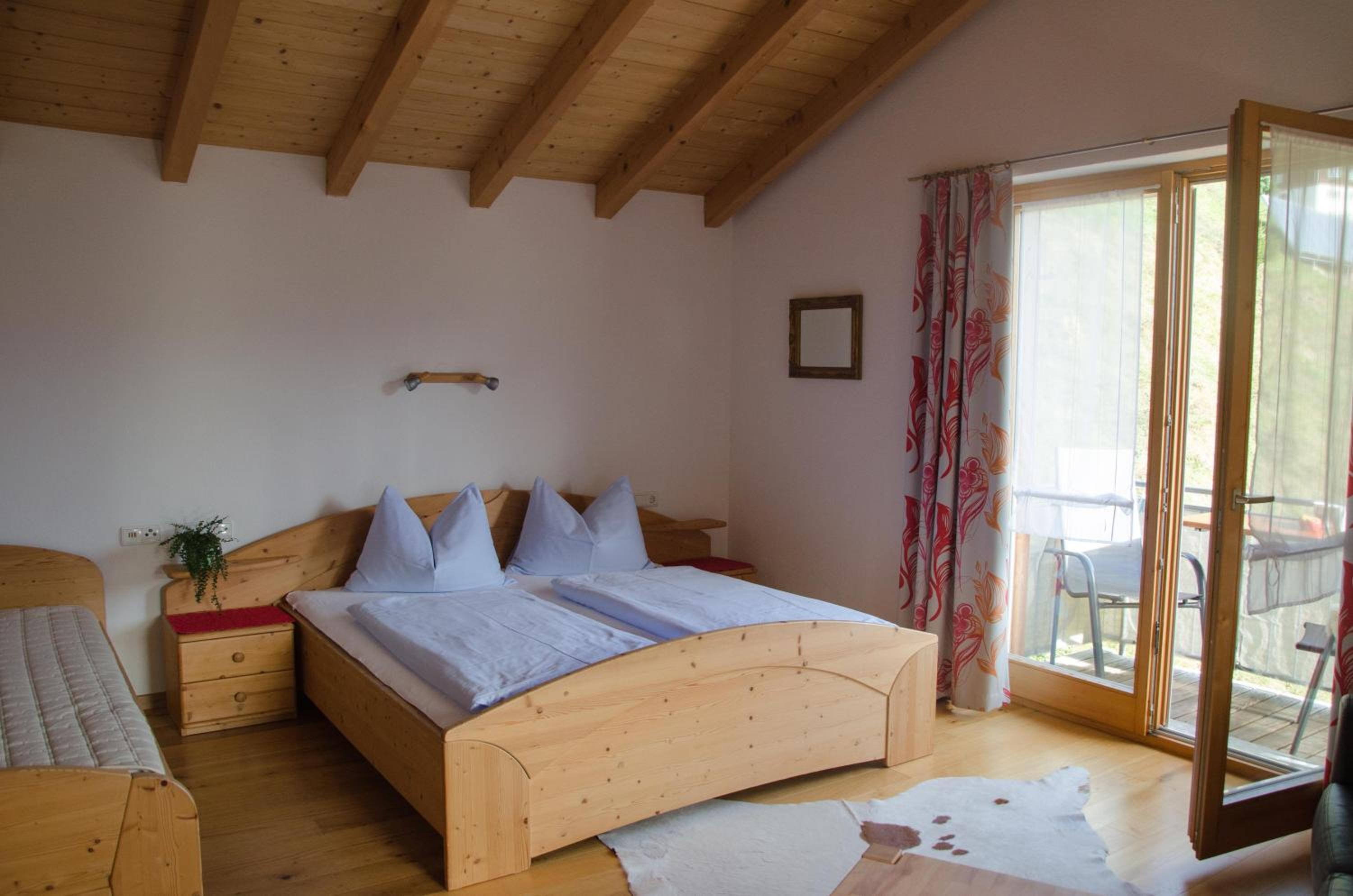 One-Bedroom Apartment with Balcony photo 1