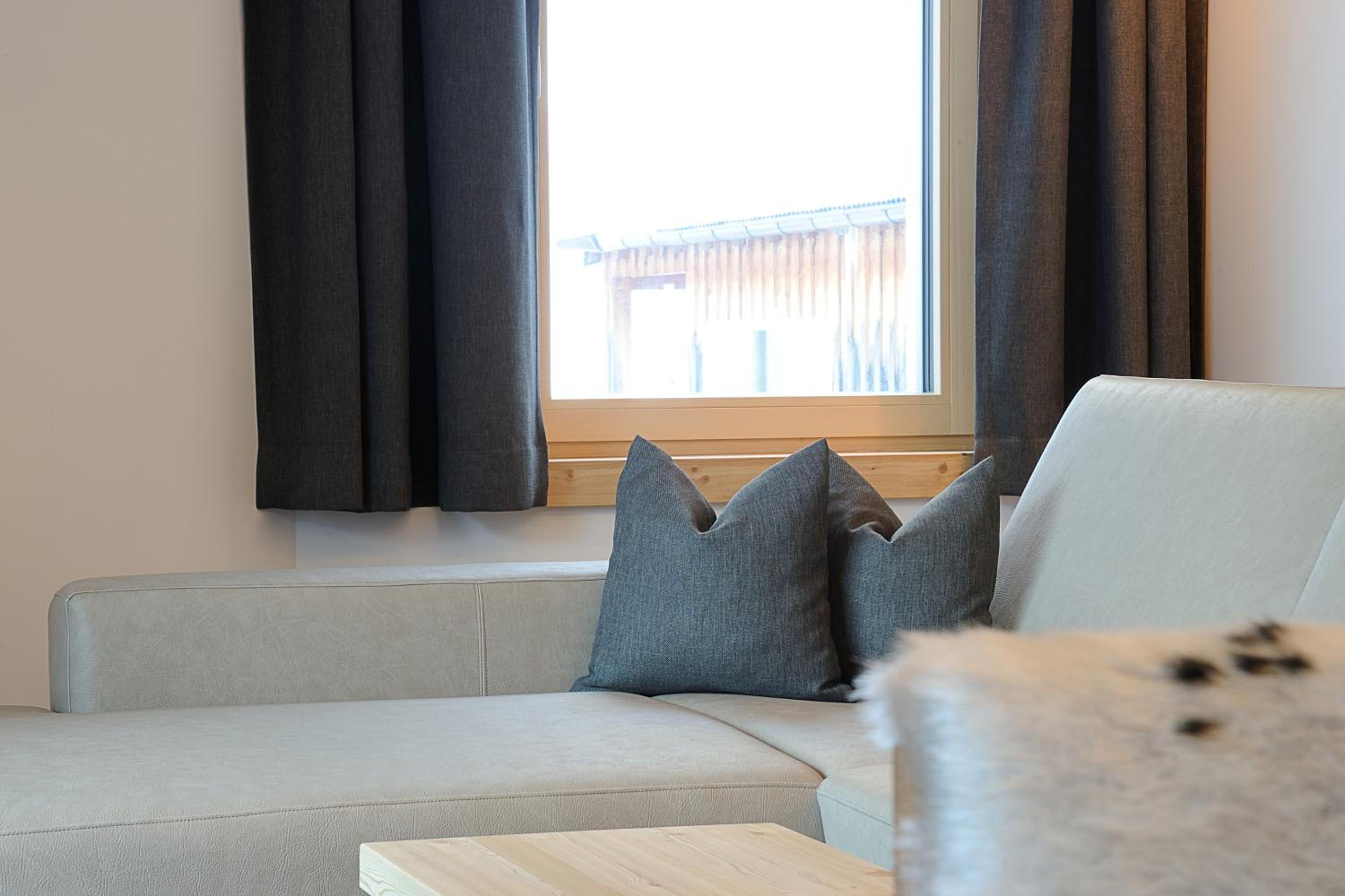 Two-Bedroom Apartment with Balcony photo 2