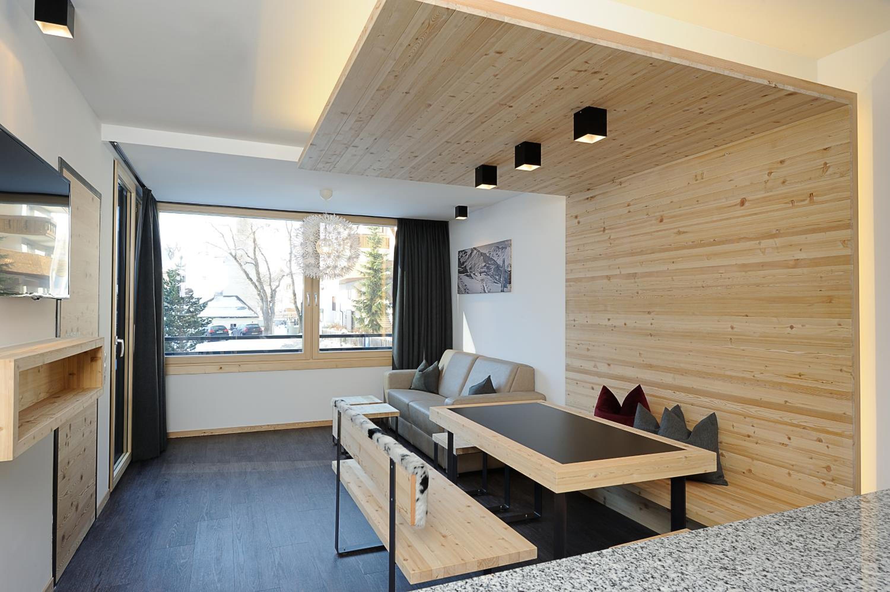 One-Bedroom Apartment with Balcony photo 1