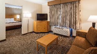 King Suite - Non-Smoking - Photo 1