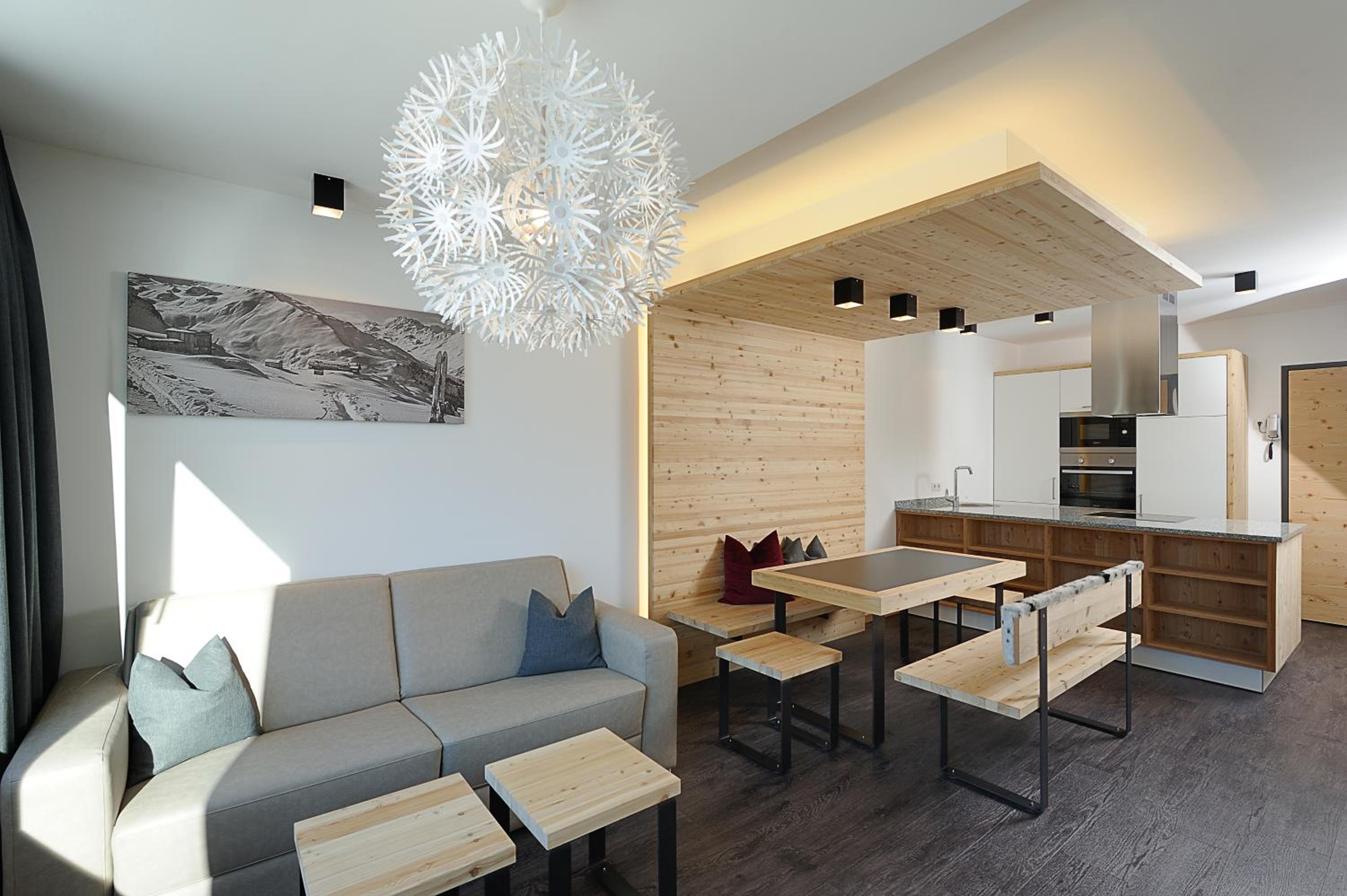 One-Bedroom Apartment with Balcony photo 3