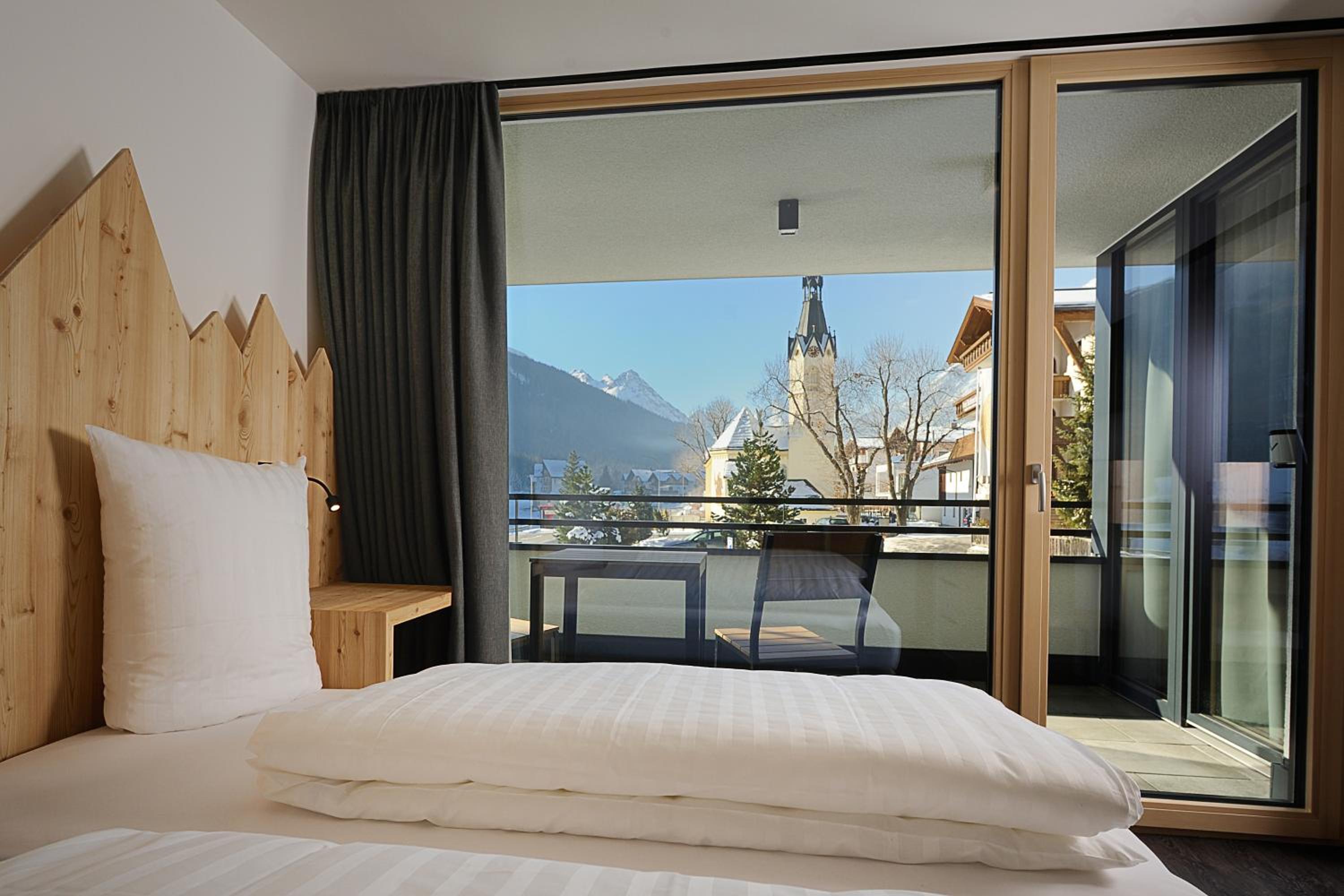 One-Bedroom Apartment with Balcony photo 2