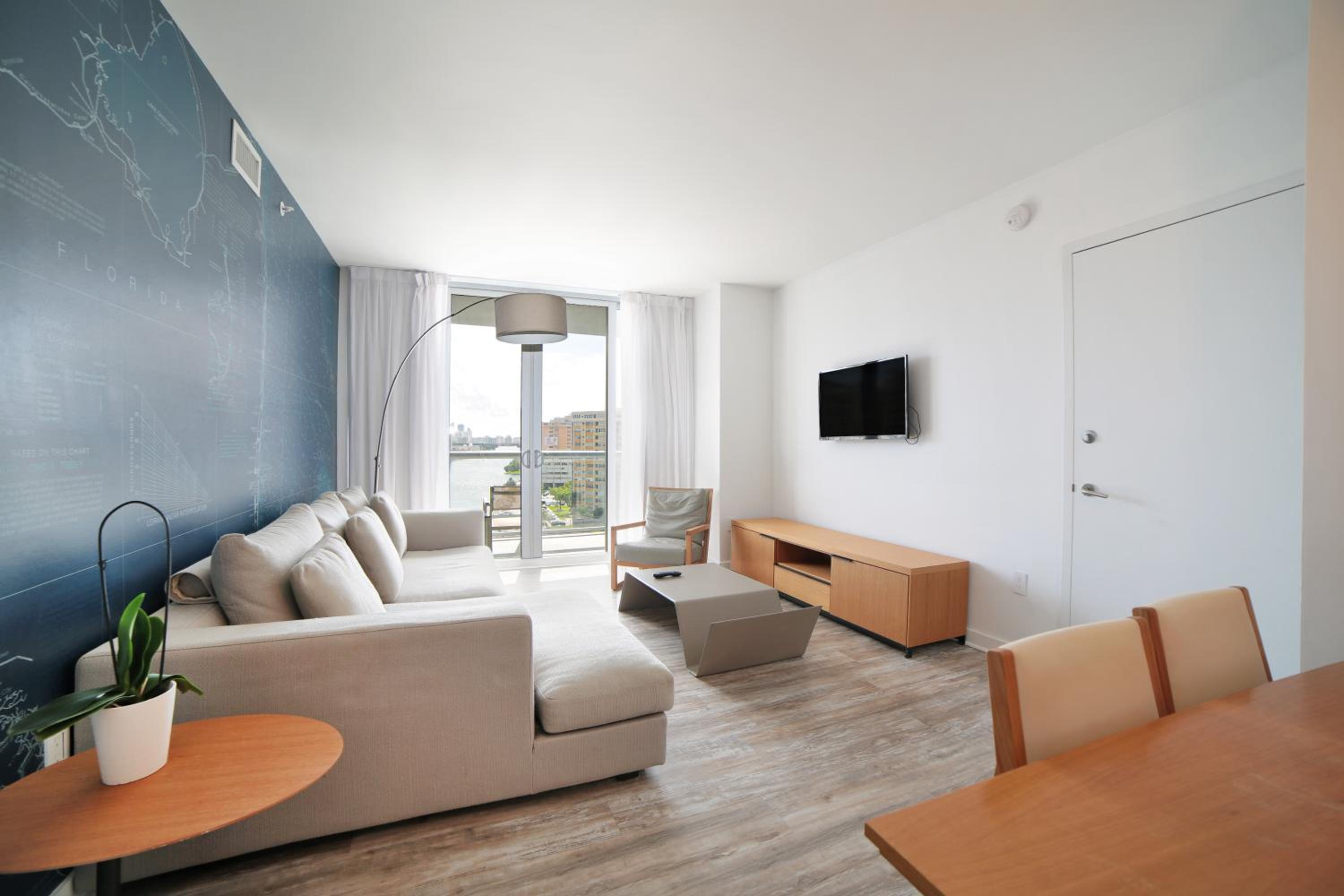 Superior King Suite