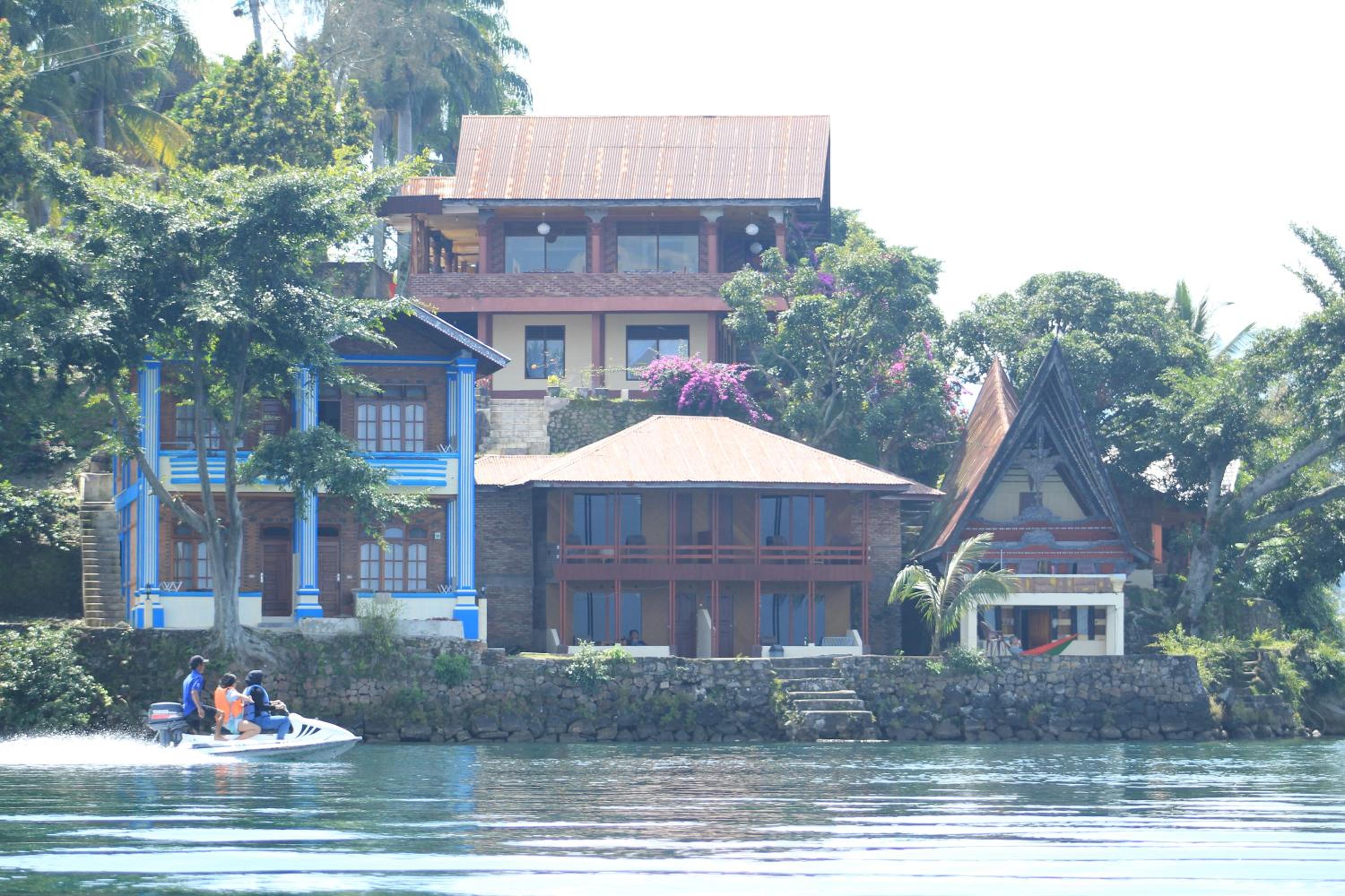 Twin Room with Lake View - Photo 5