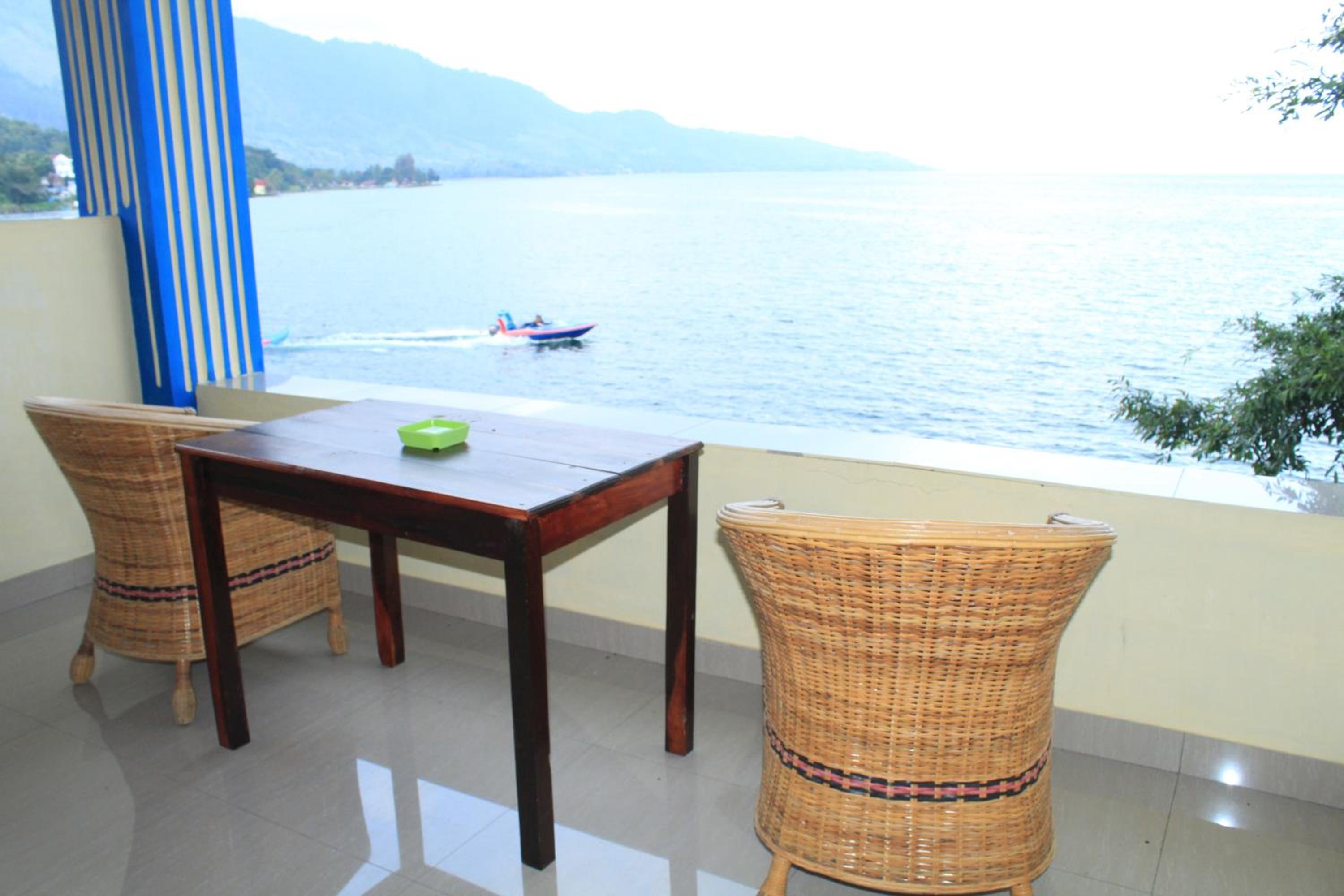 Suite with Lake View - Photo 14