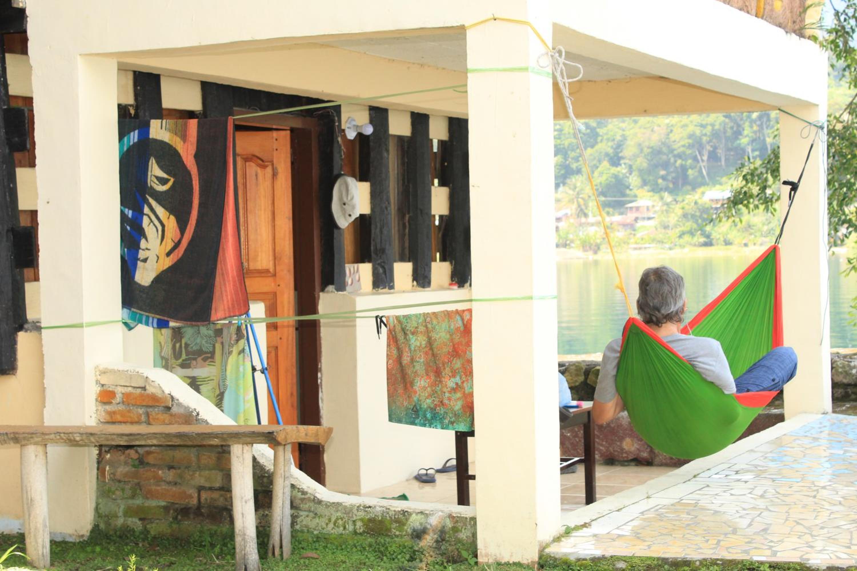 Twin Room with Lake View - Photo 12