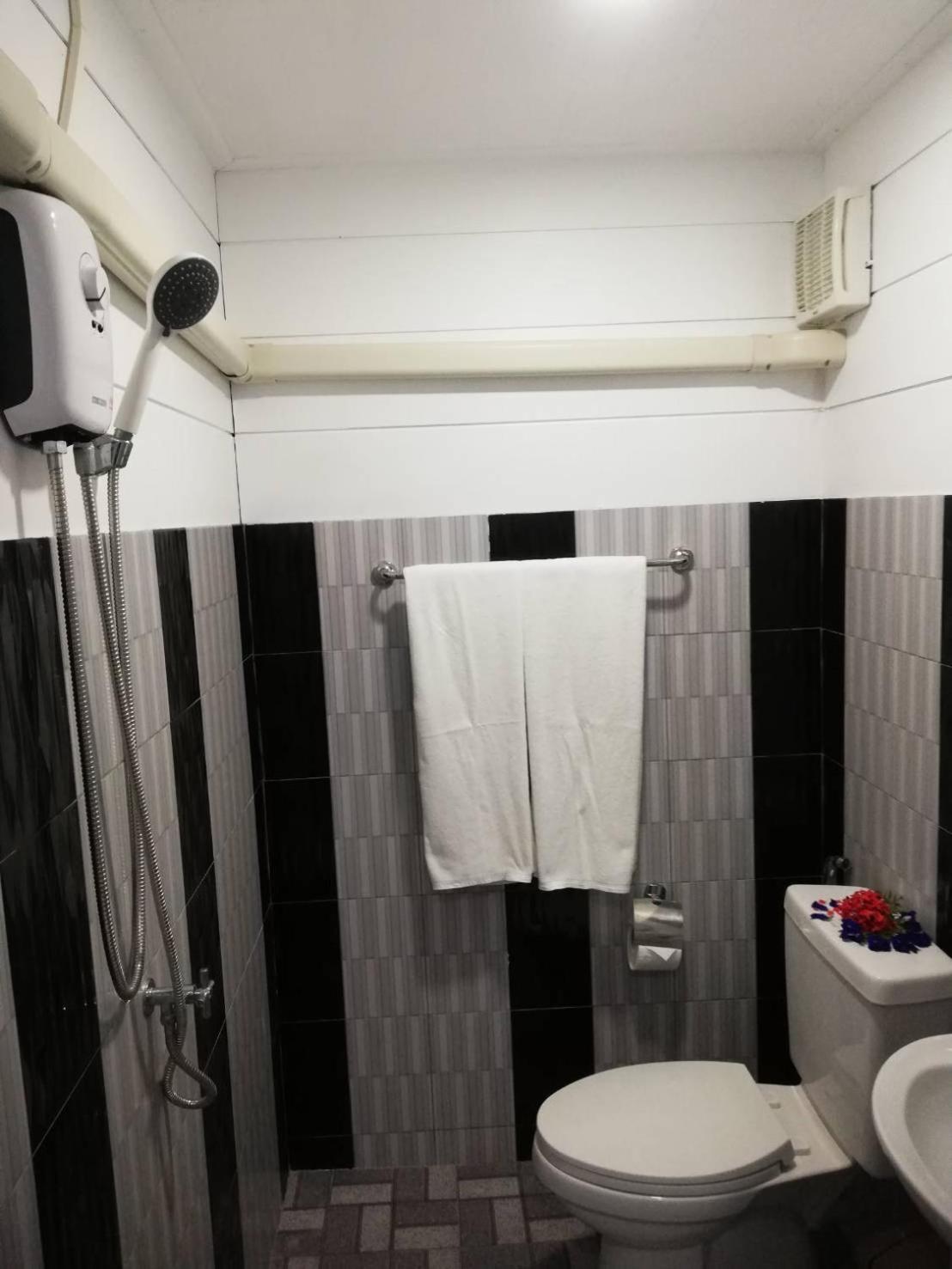 Deluxe Double Room with Balcony photo 2