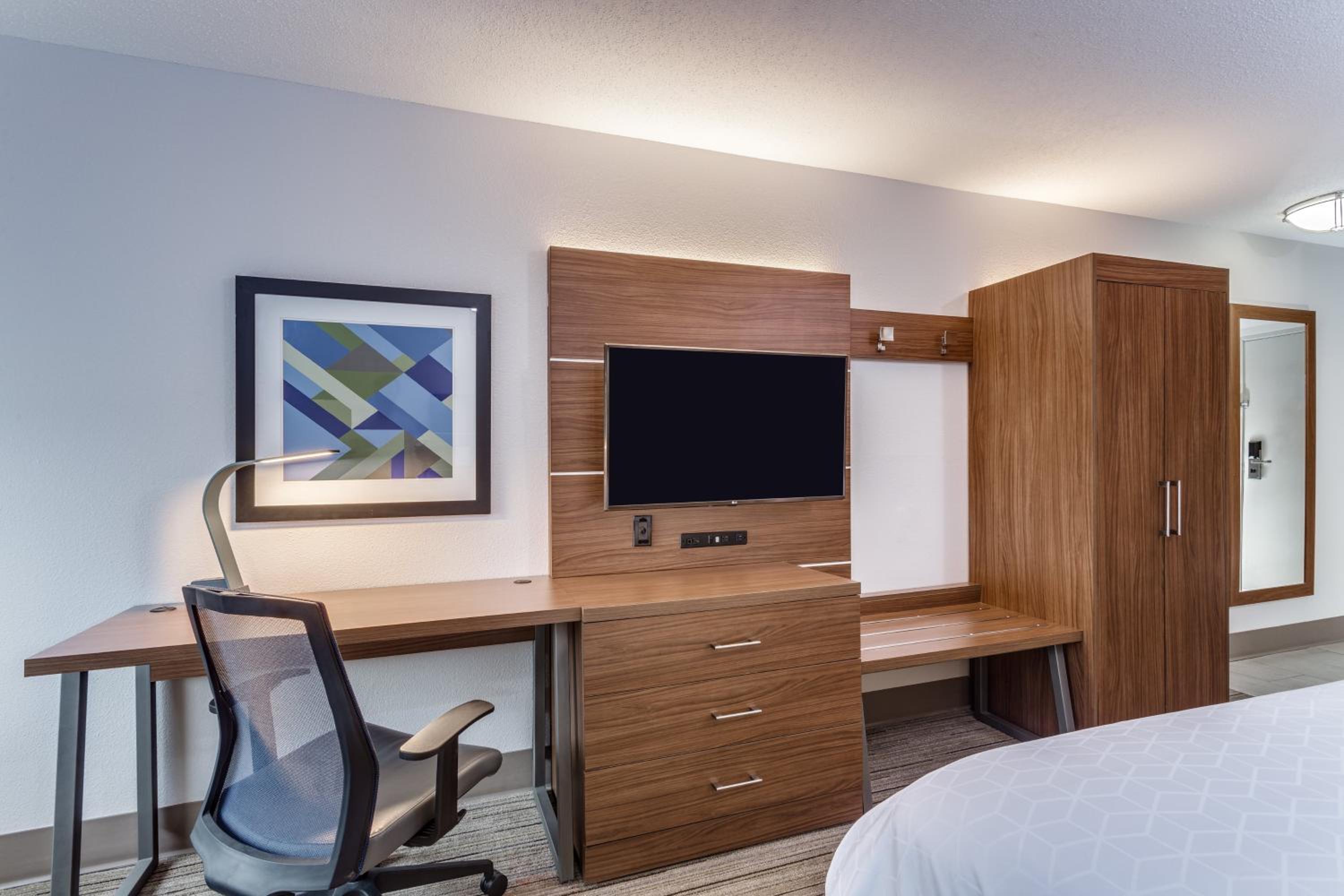 Standard King Room - Photo 2
