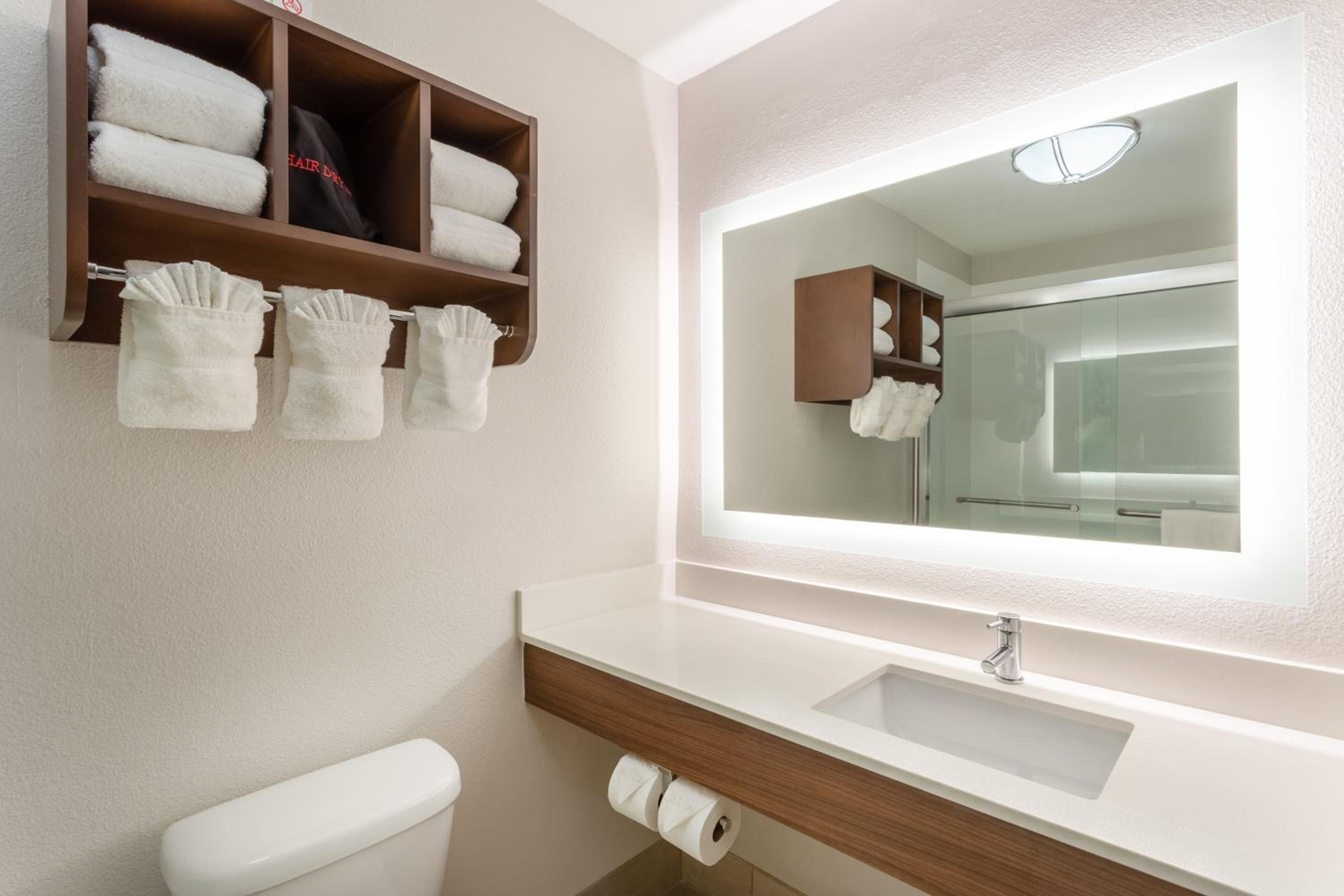 Standard King Room - Photo 4