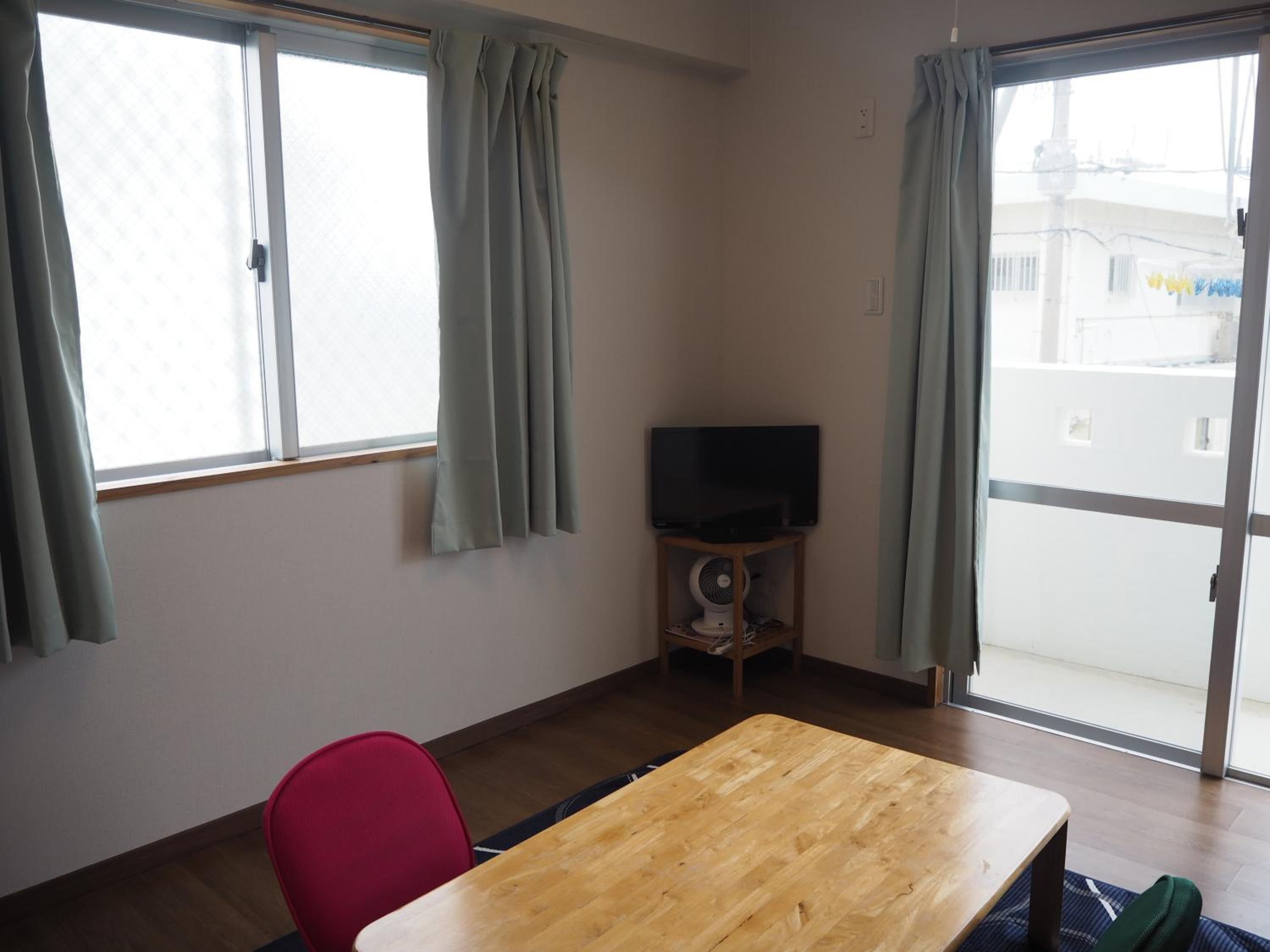 One-Bedroom Apartment - Photo 1