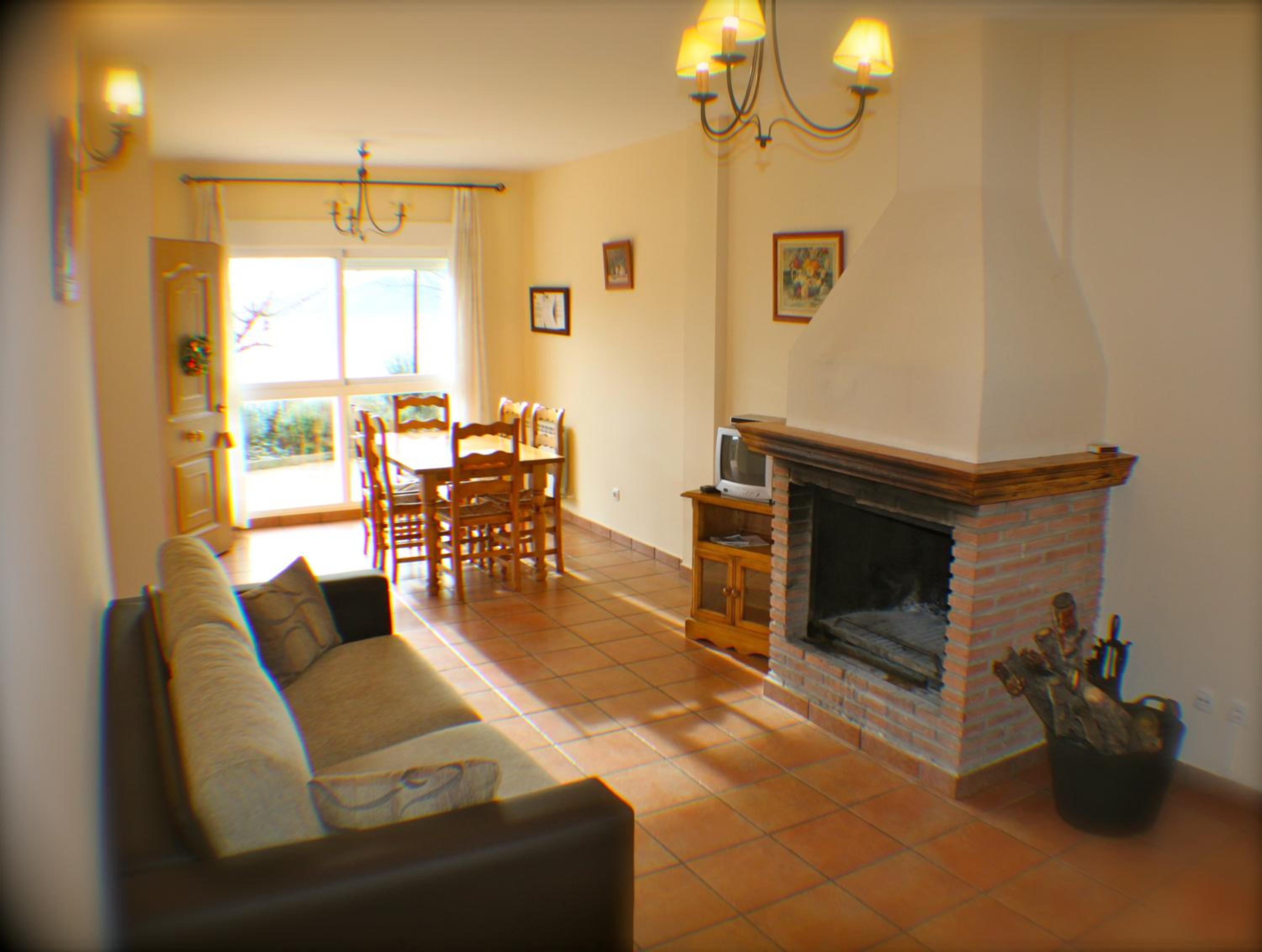 Two-Bedroom Villa (4-6 Adults) - Photo 2
