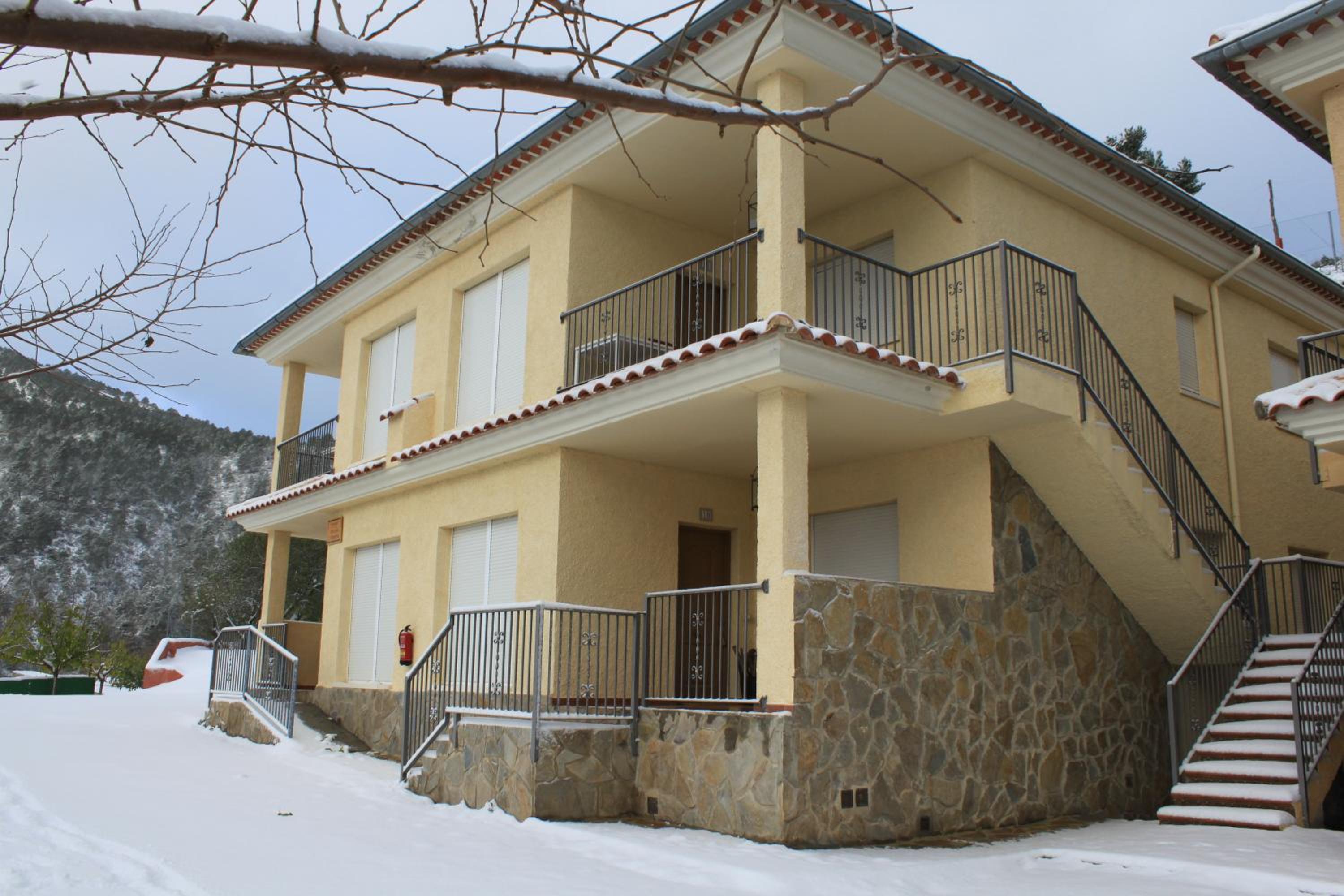 Two-Bedroom Villa (4-6 Adults) - Photo 18
