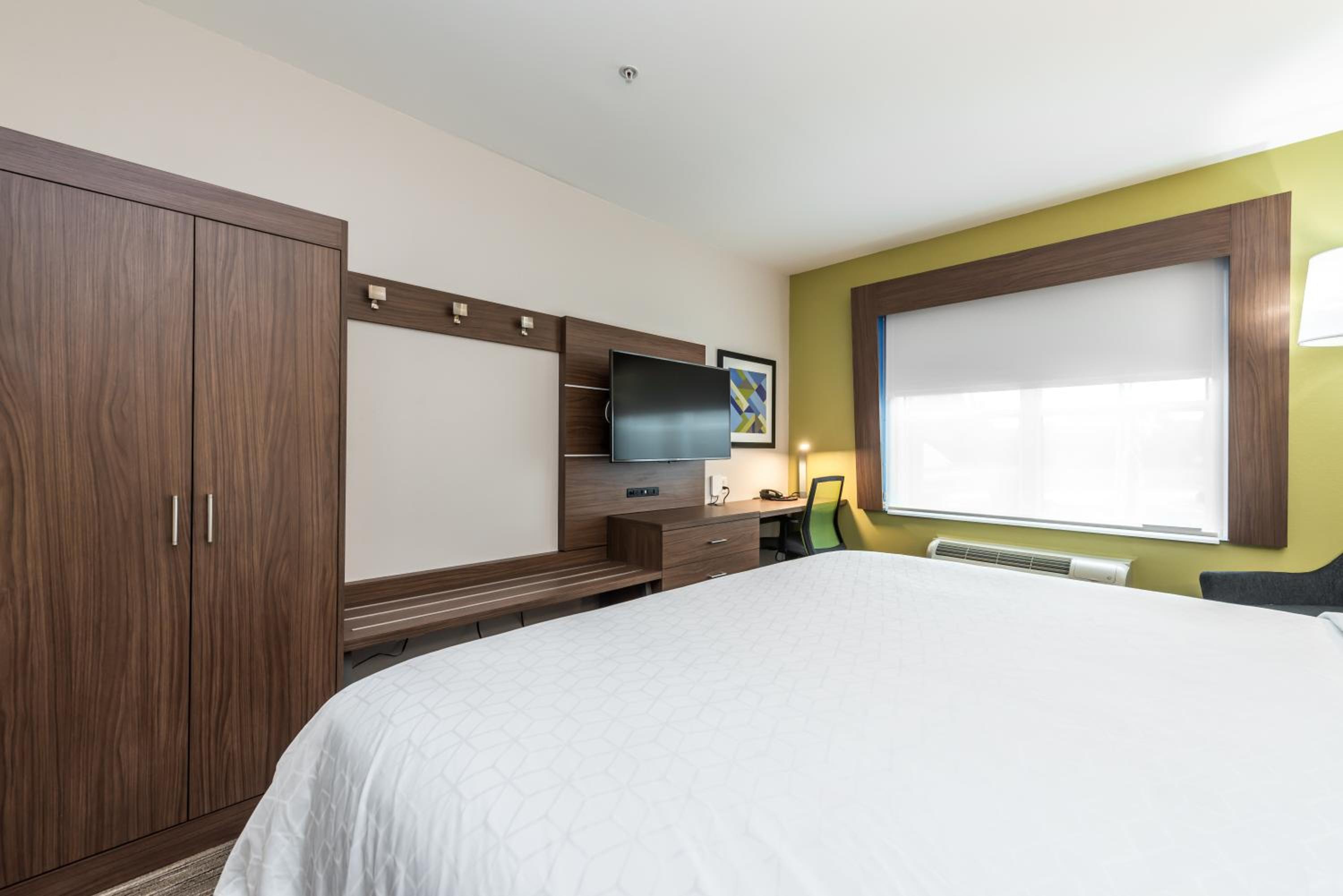 Standard King Room - Photo 1