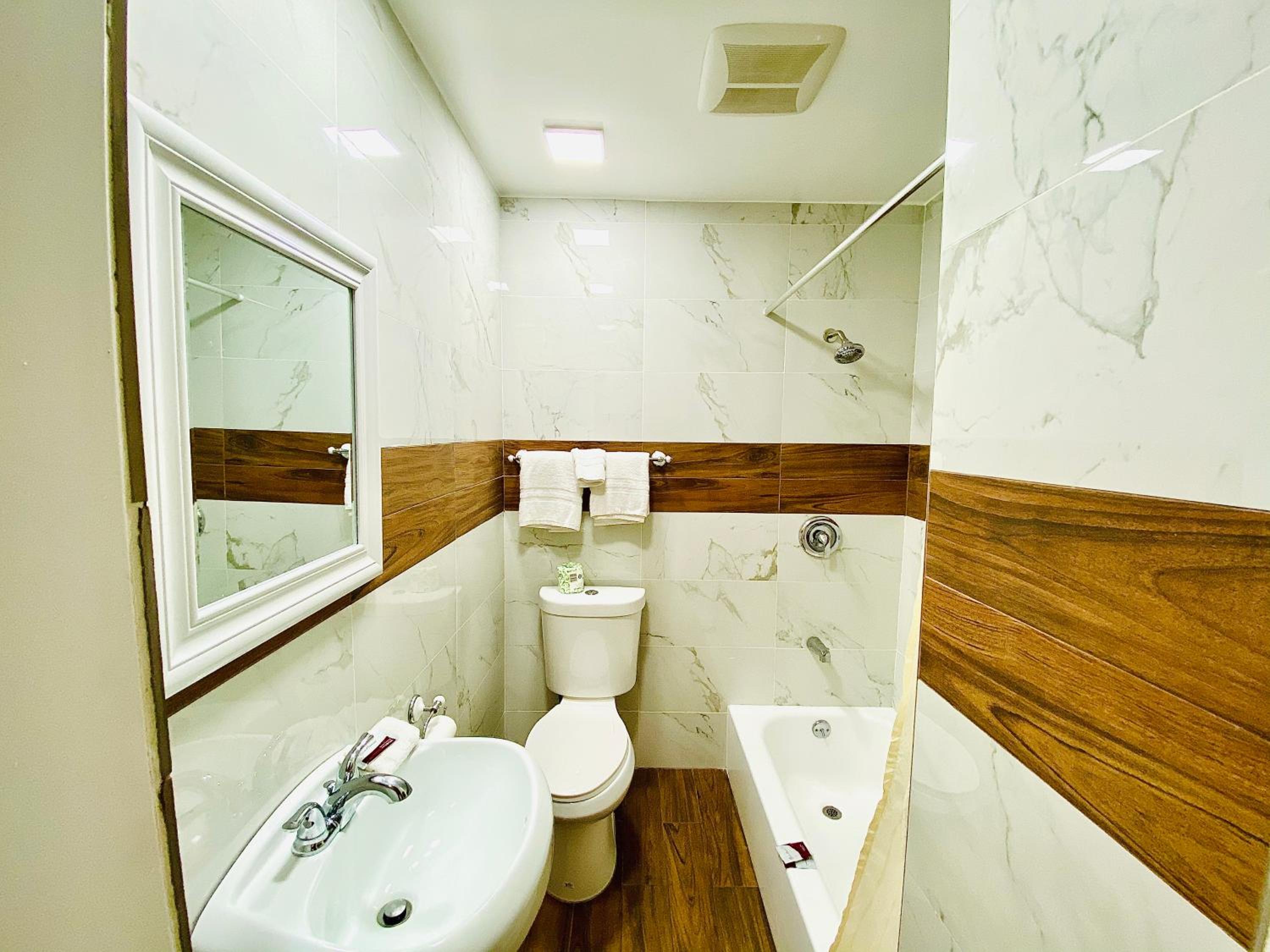King Suite - Photo 10