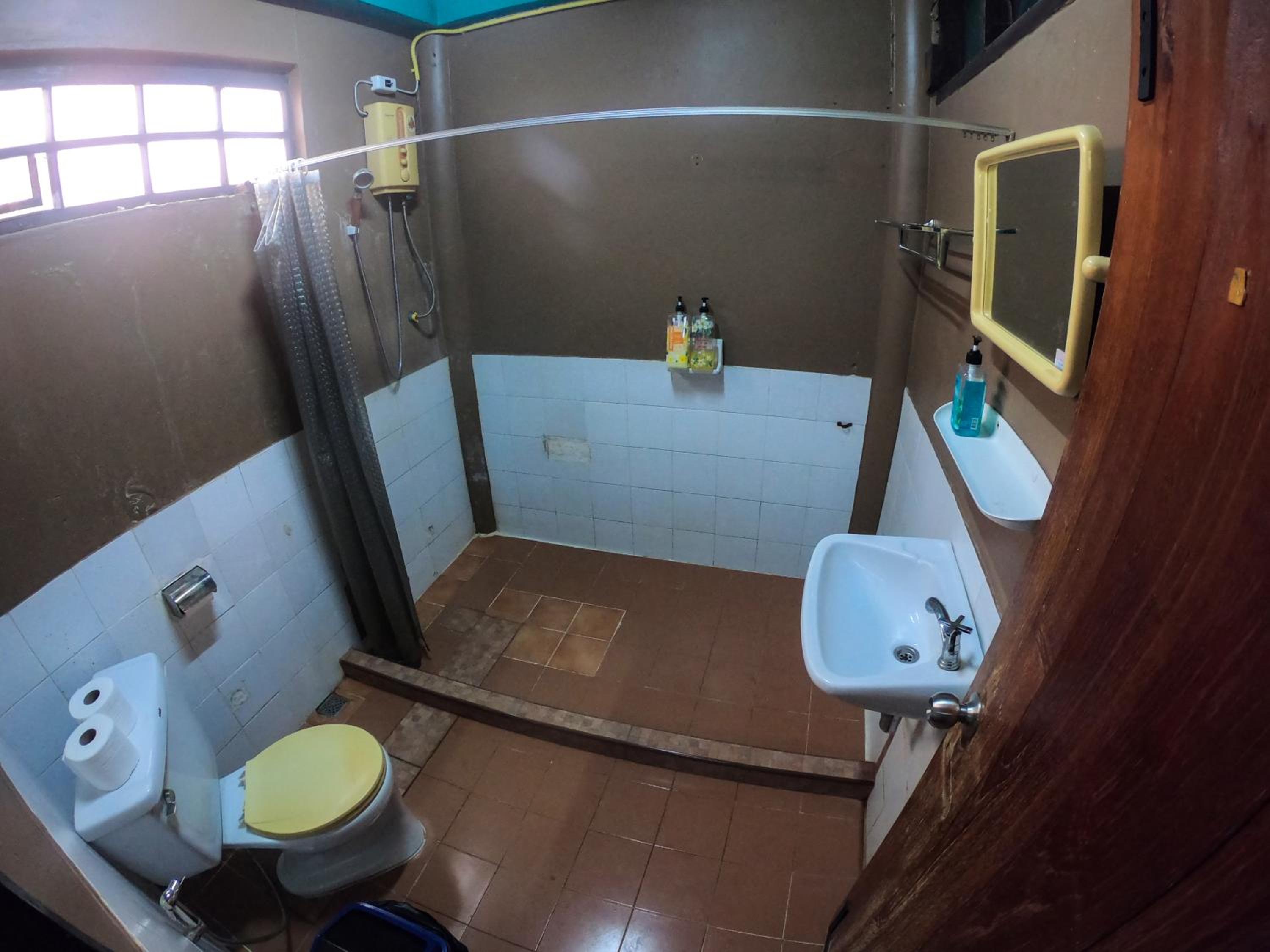 Quadruple Room with Shared Bathroom photo 2