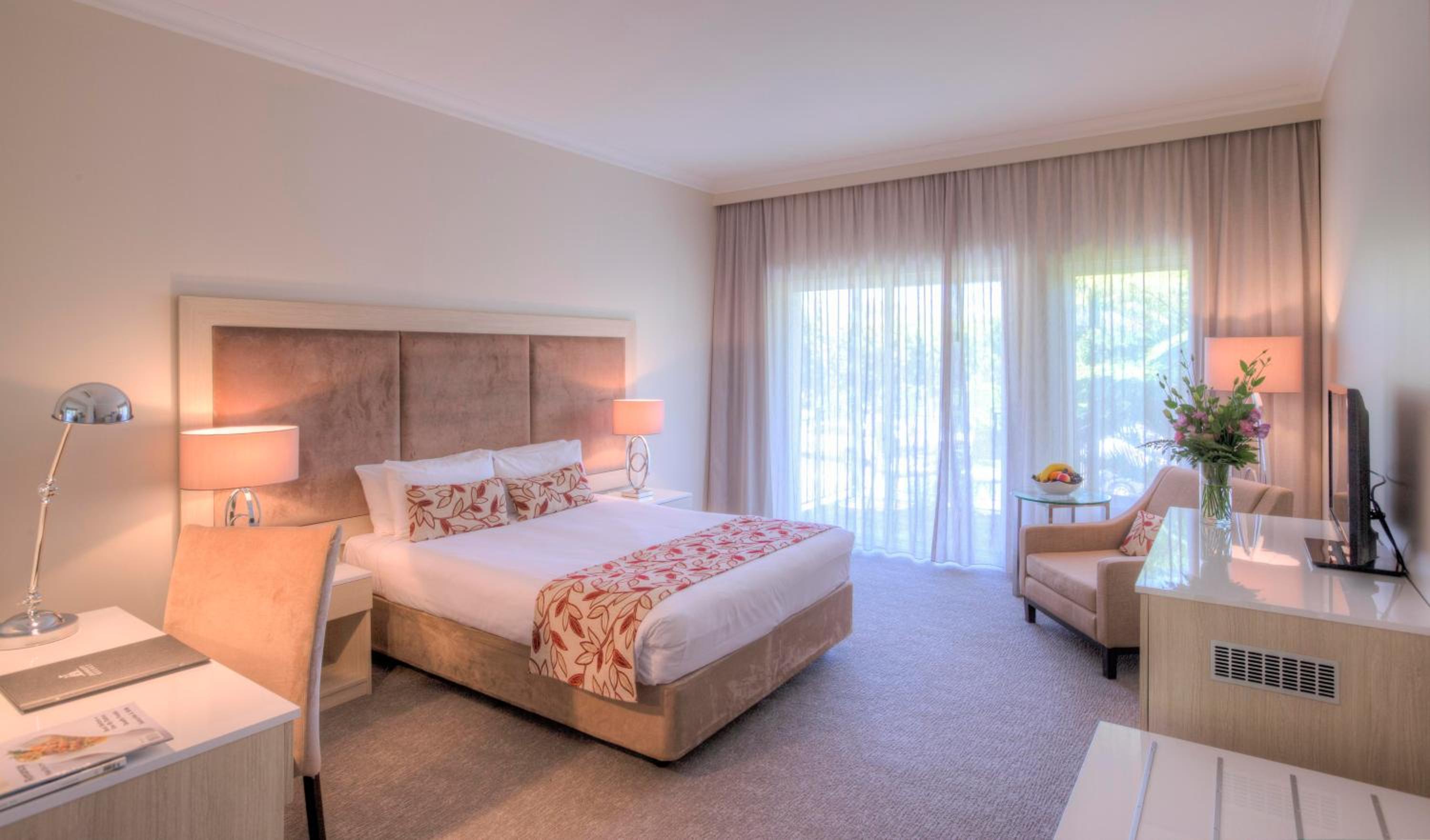 Resort Queen Room - Photo 4