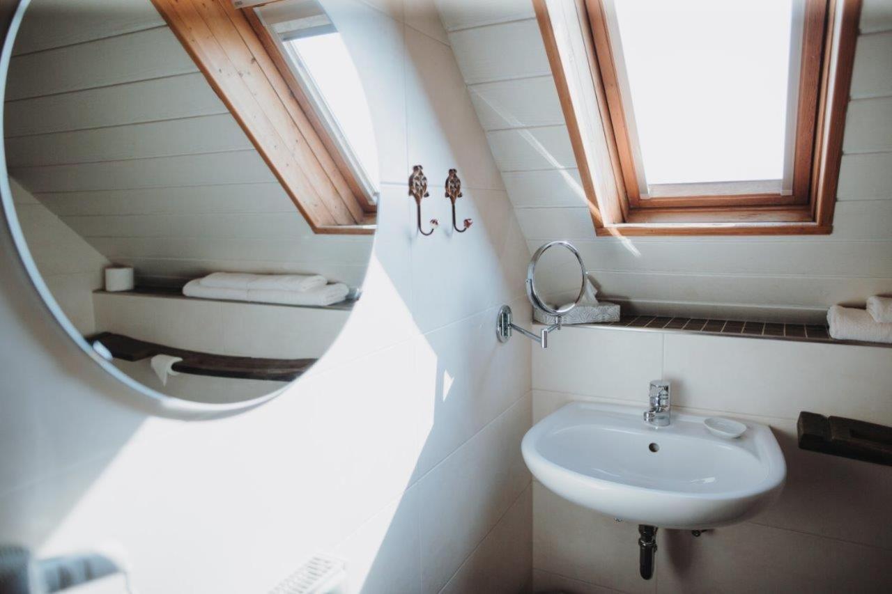 Double Room with Private Bathroom - Photo 7