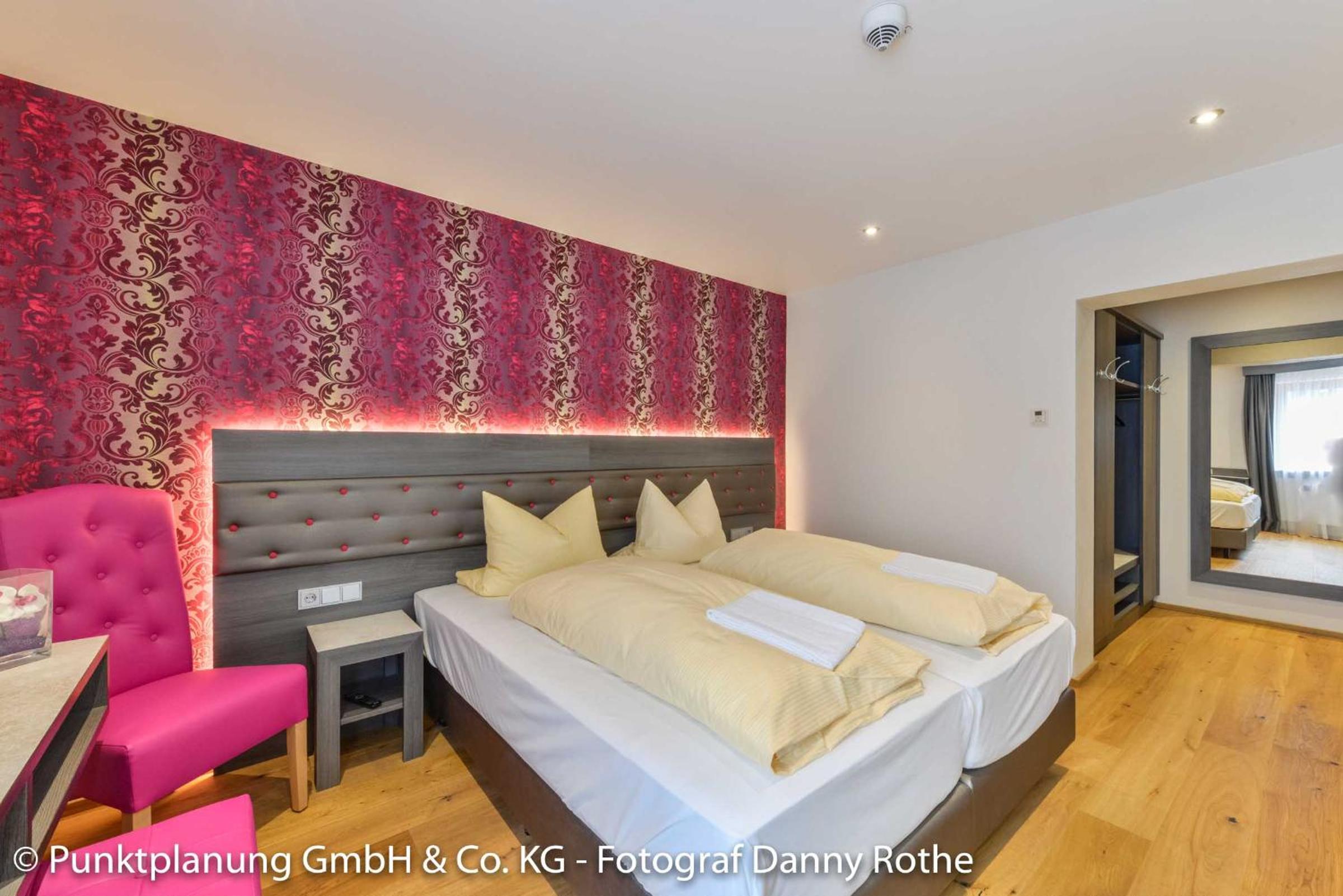 Deluxe Double Room with Shower