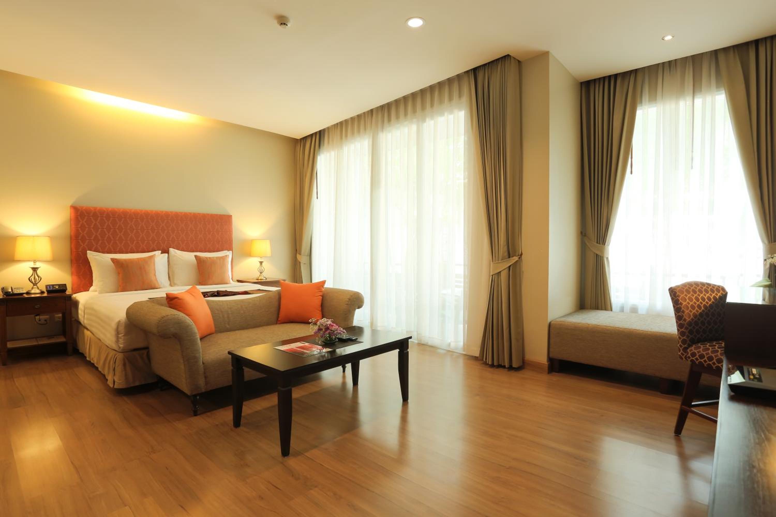 Suite with Pool View