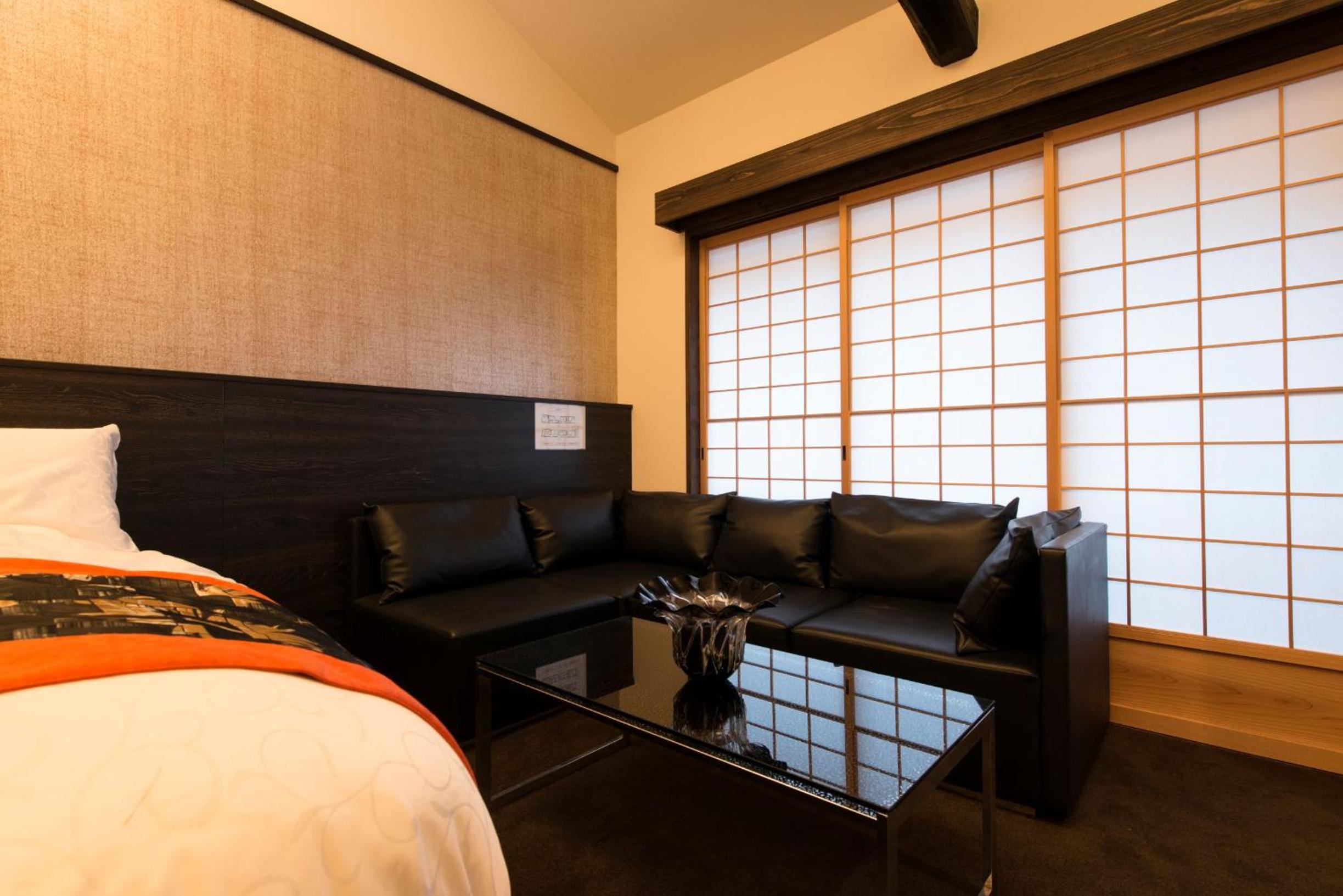 Economy Twin Room photo 3